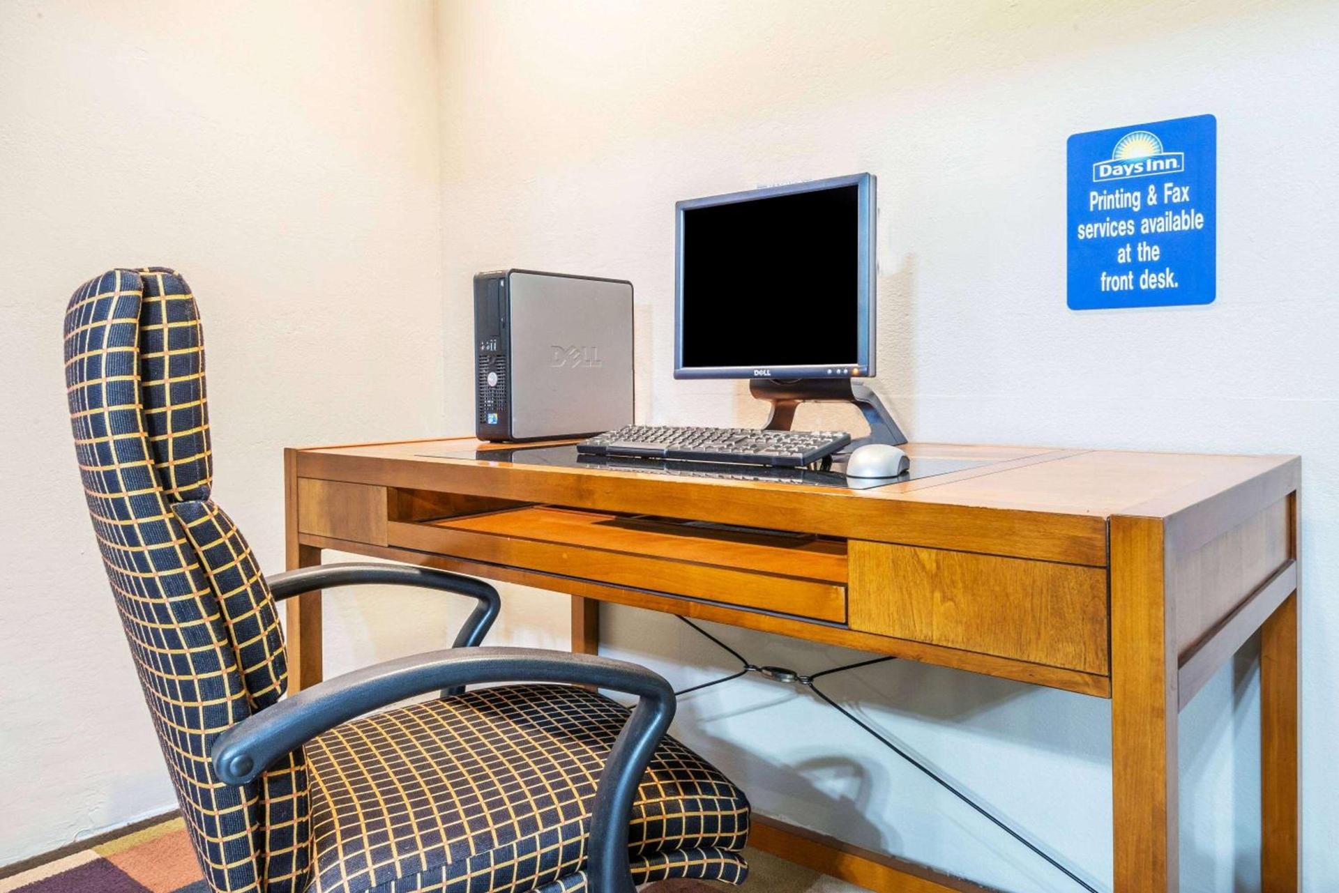 Days Inn by Wyndham Pueblo photo 12