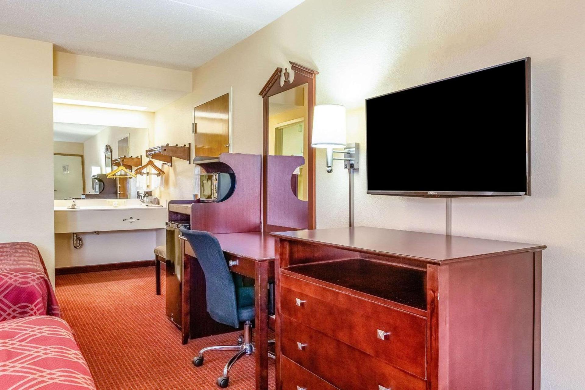 Econo Lodge Rocky Top photo 19