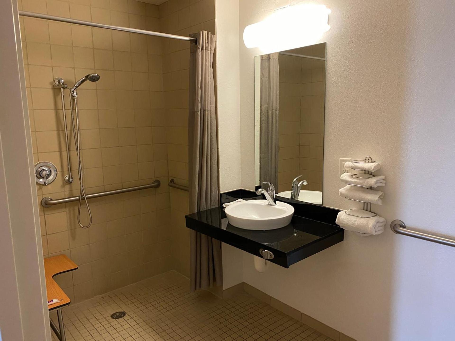 Motel 6-Memphis, TN - Downtown photo 35