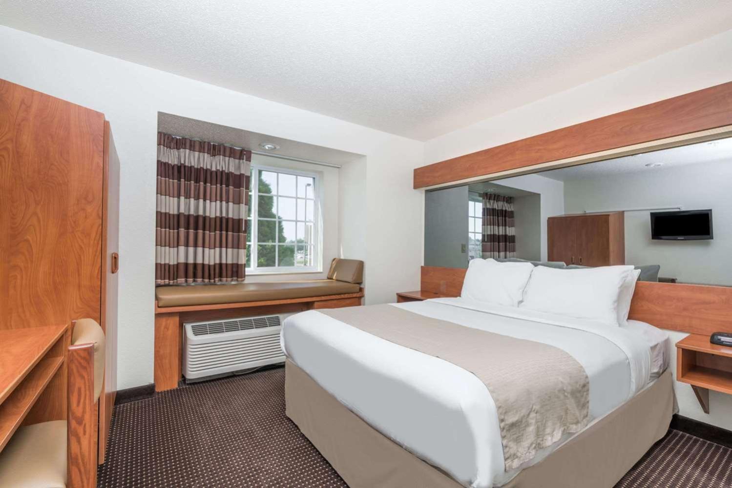 Microtel Inn & Suites by Wyndham Rice Lake photo 7