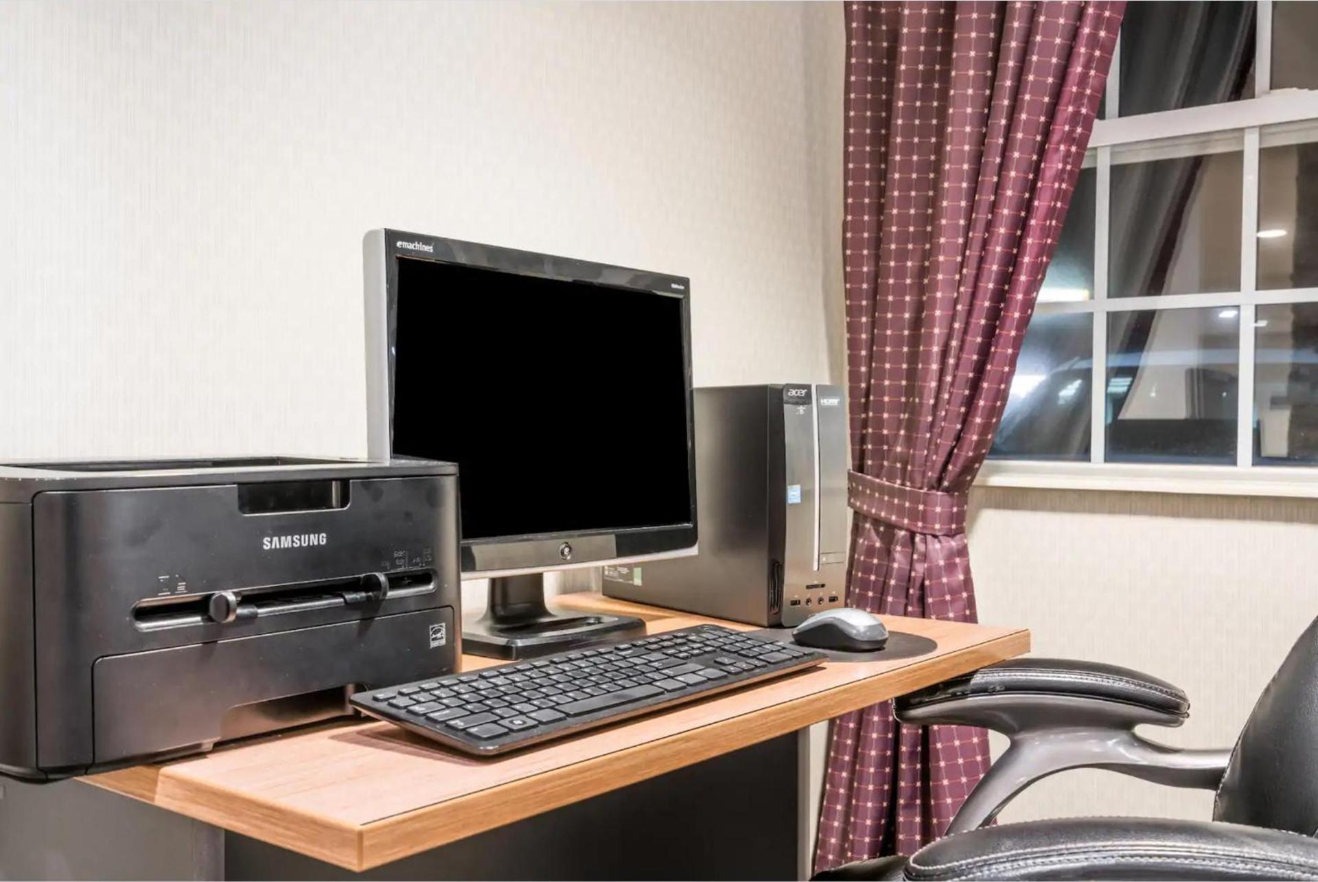Microtel Inn & Suites by Wyndham Rice Lake photo 6