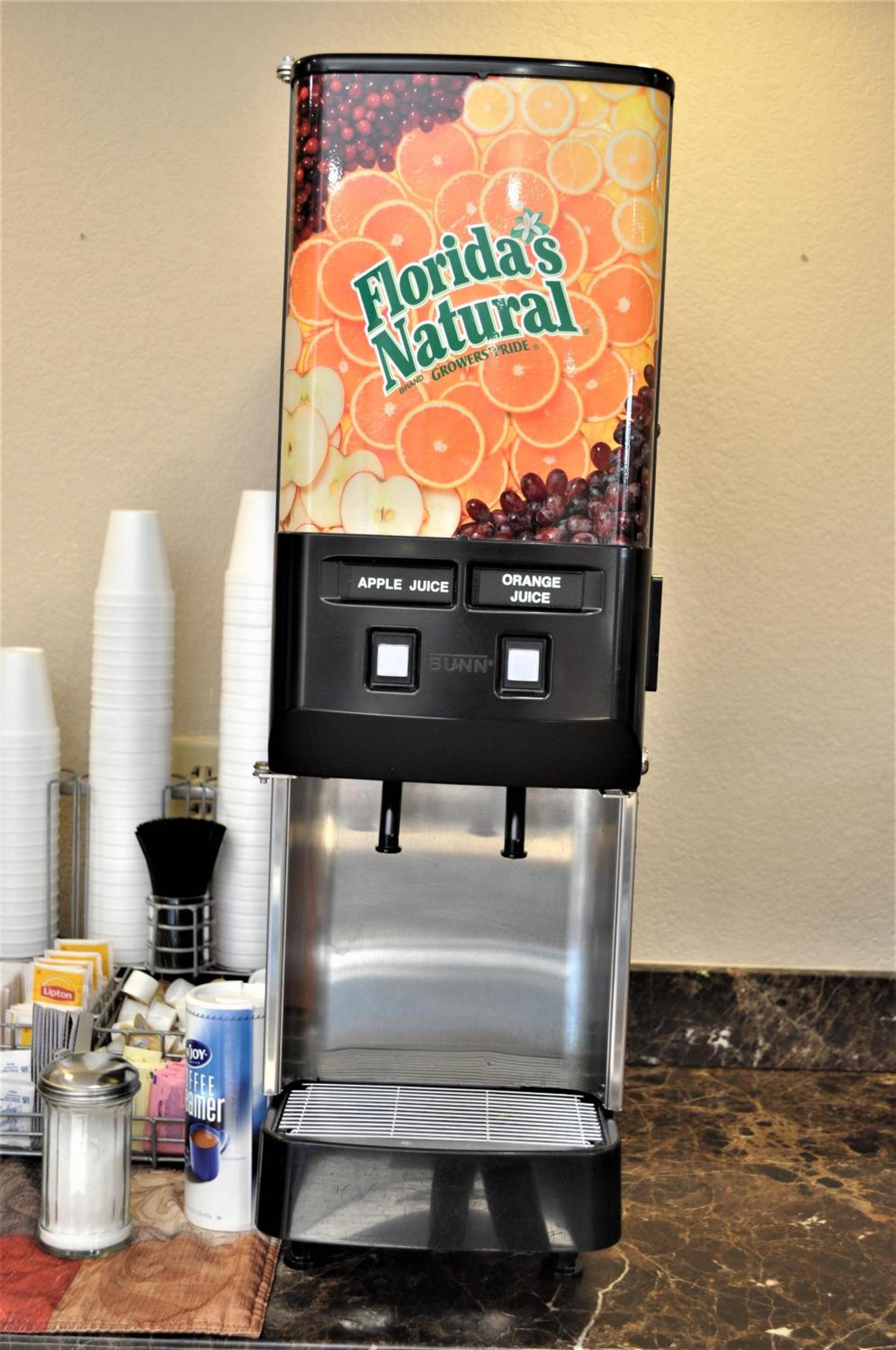 Super 8 by Wyndham Clearfield photo 82