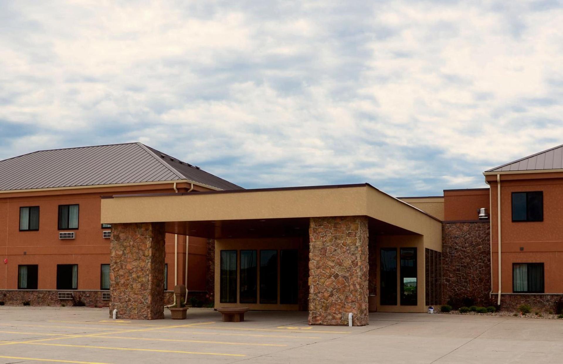 Cobblestone Inn & Suites - Newton photo 2