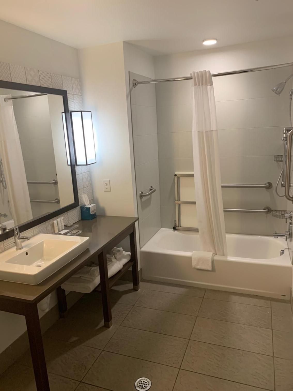 Country Inn & Suites by Radisson, Smithfield-Selma, NC photo 43