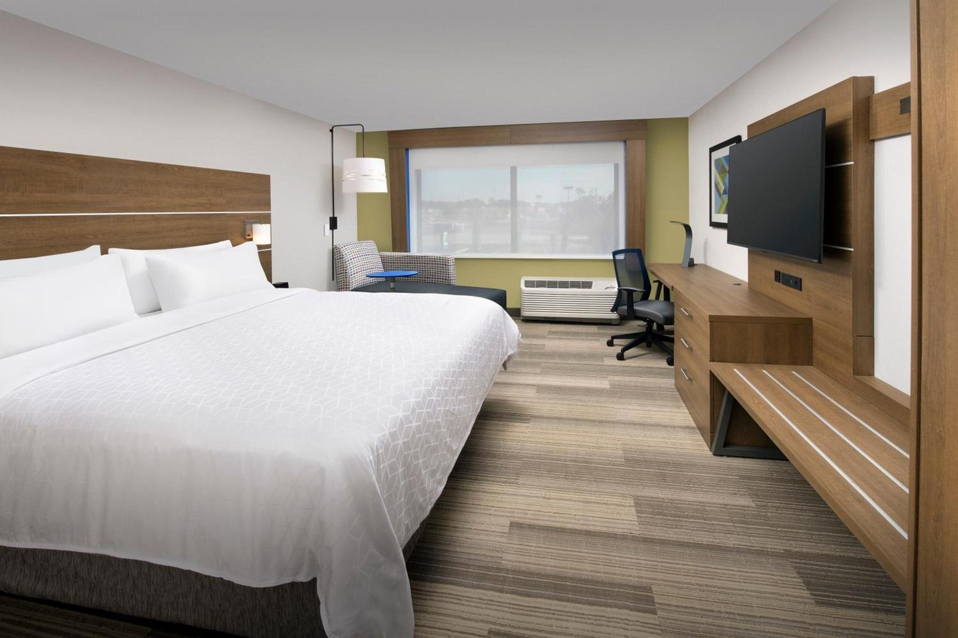 Holiday Inn Express Pensacola Downtown by IHG photo 23