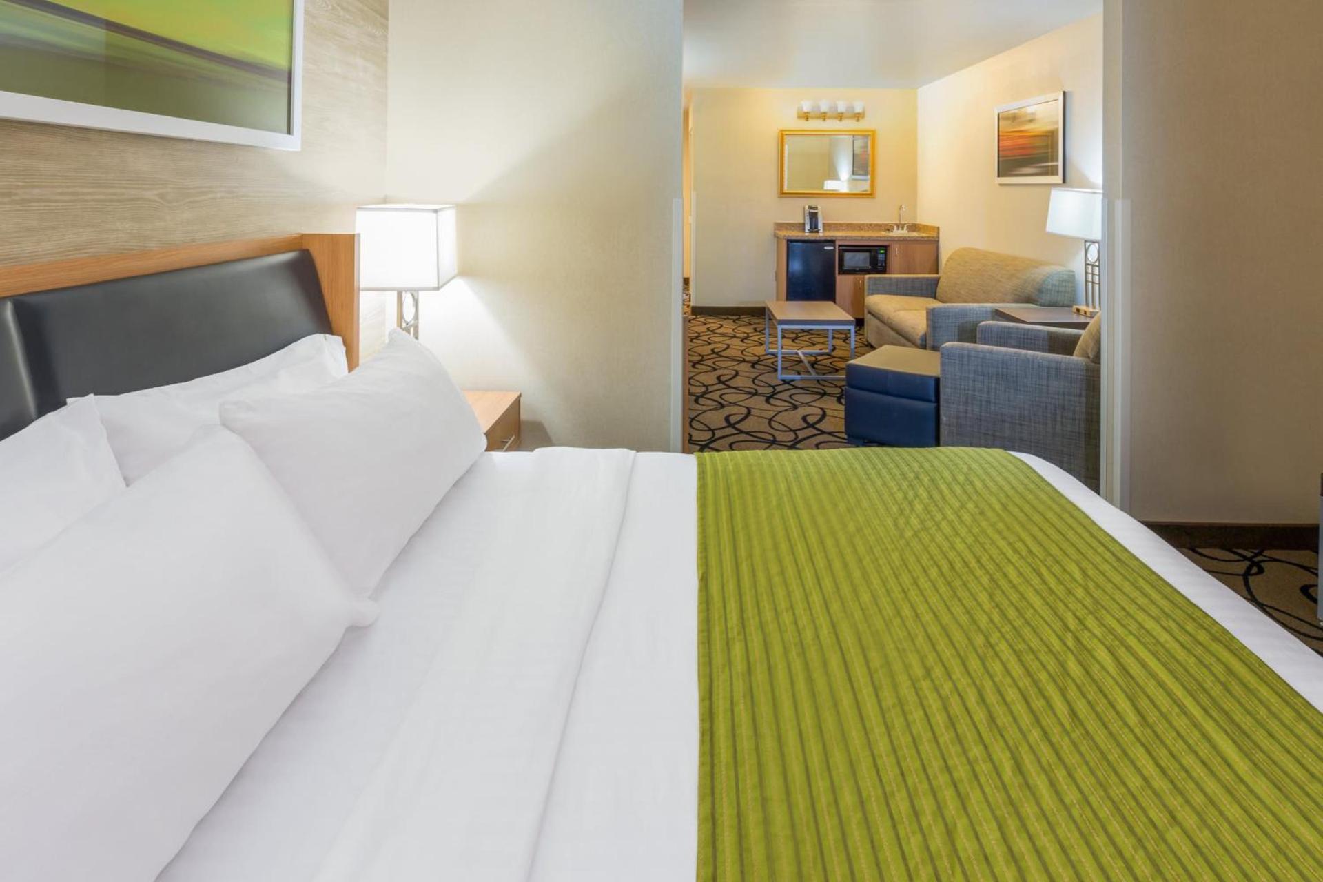 Holiday Inn Express Hotel and Suites - Henderson by IHG photo 35