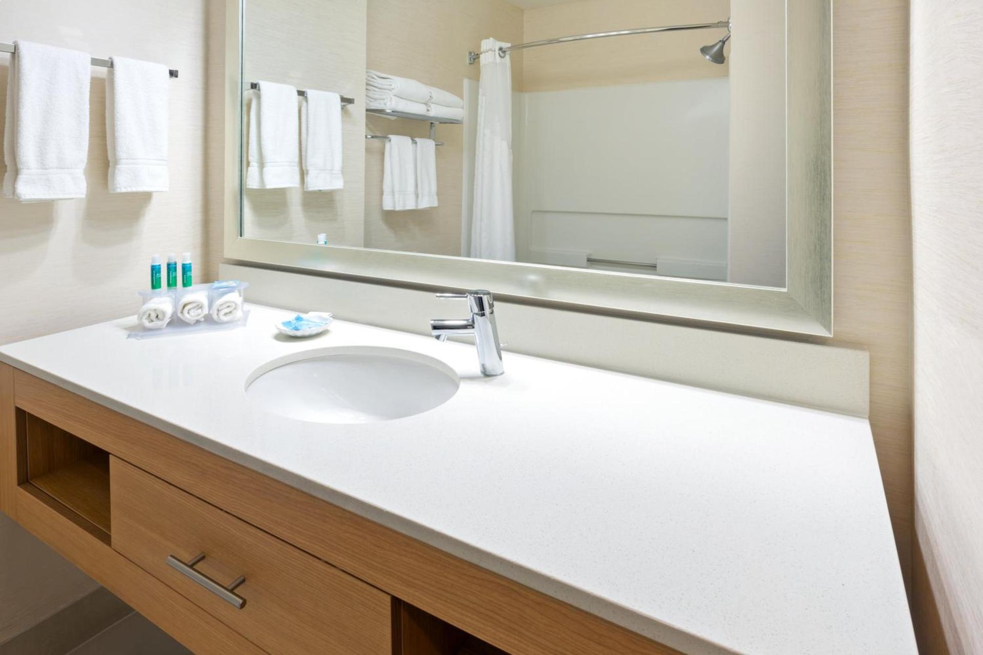 Holiday Inn Express Hotel and Suites - Henderson by IHG photo 21