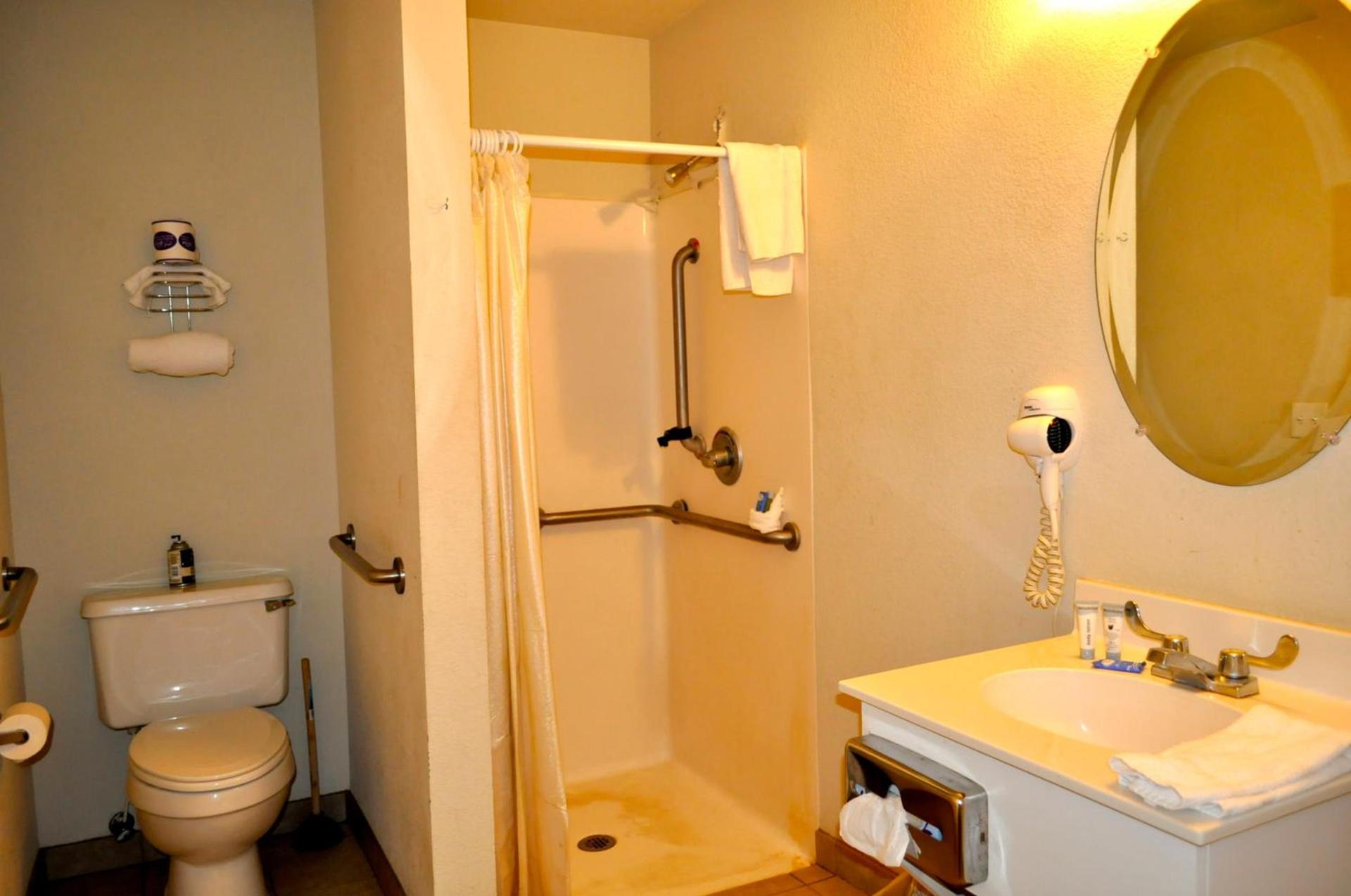 Andrews Motor Inn photo 29