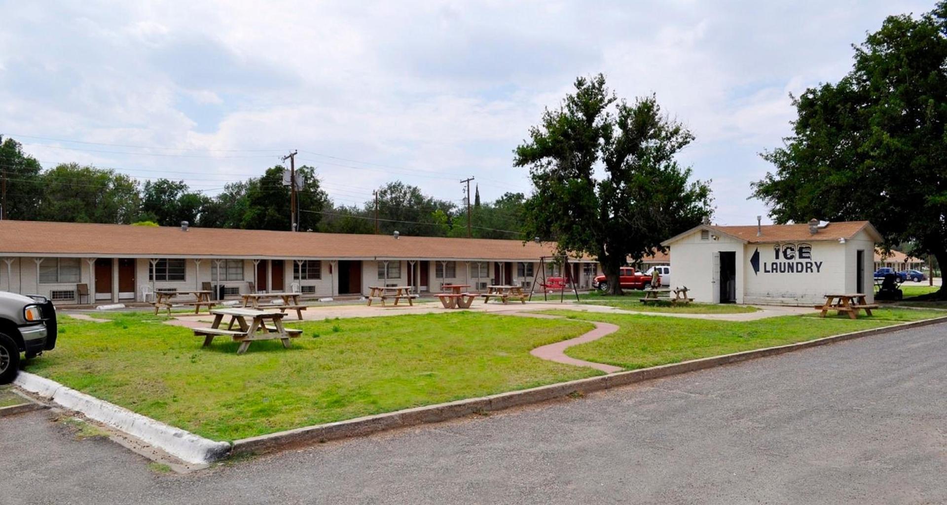 Andrews Motor Inn photo 3