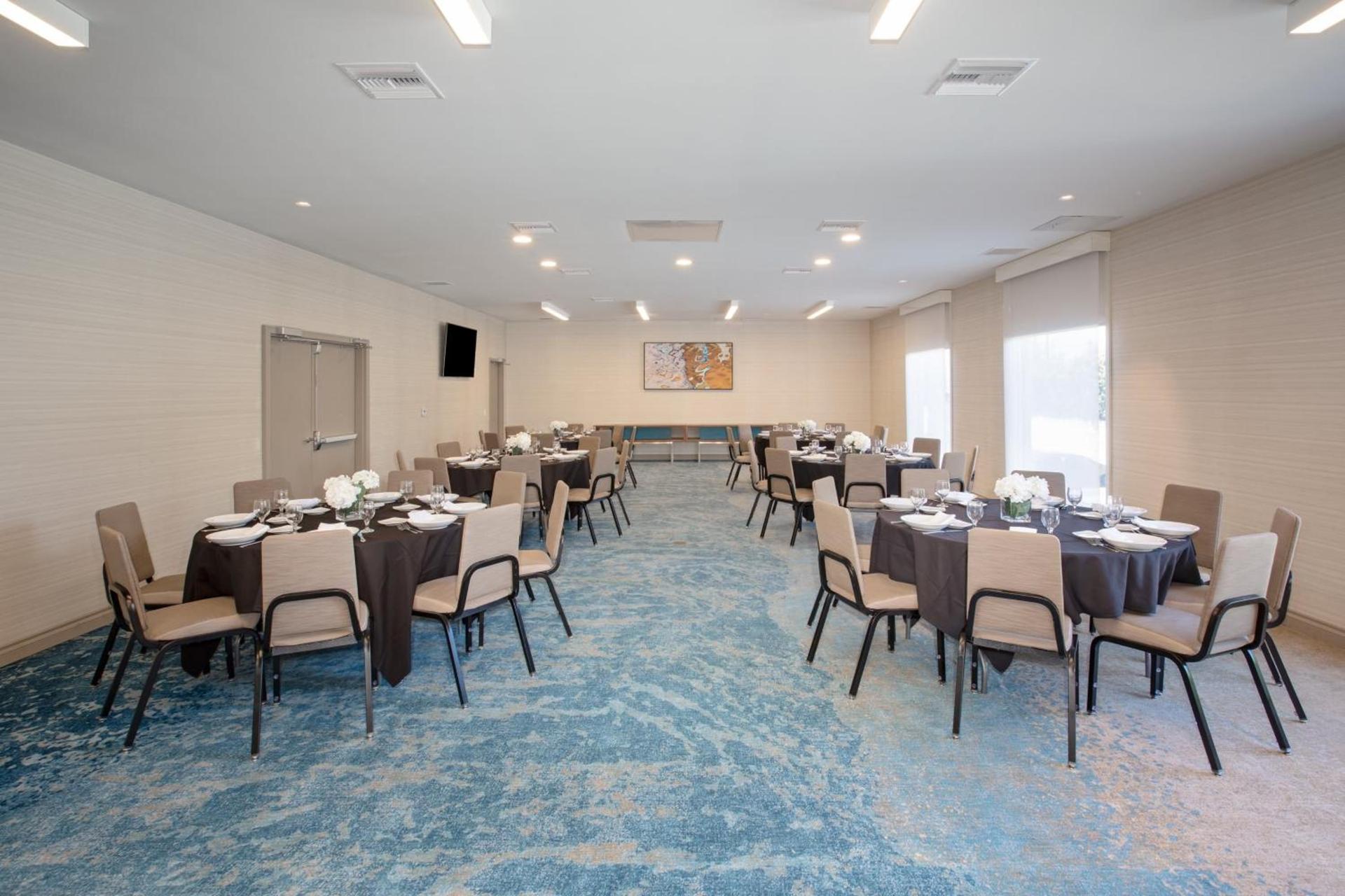 Holiday Inn Los Angeles - LAX Airport by IHG photo 29