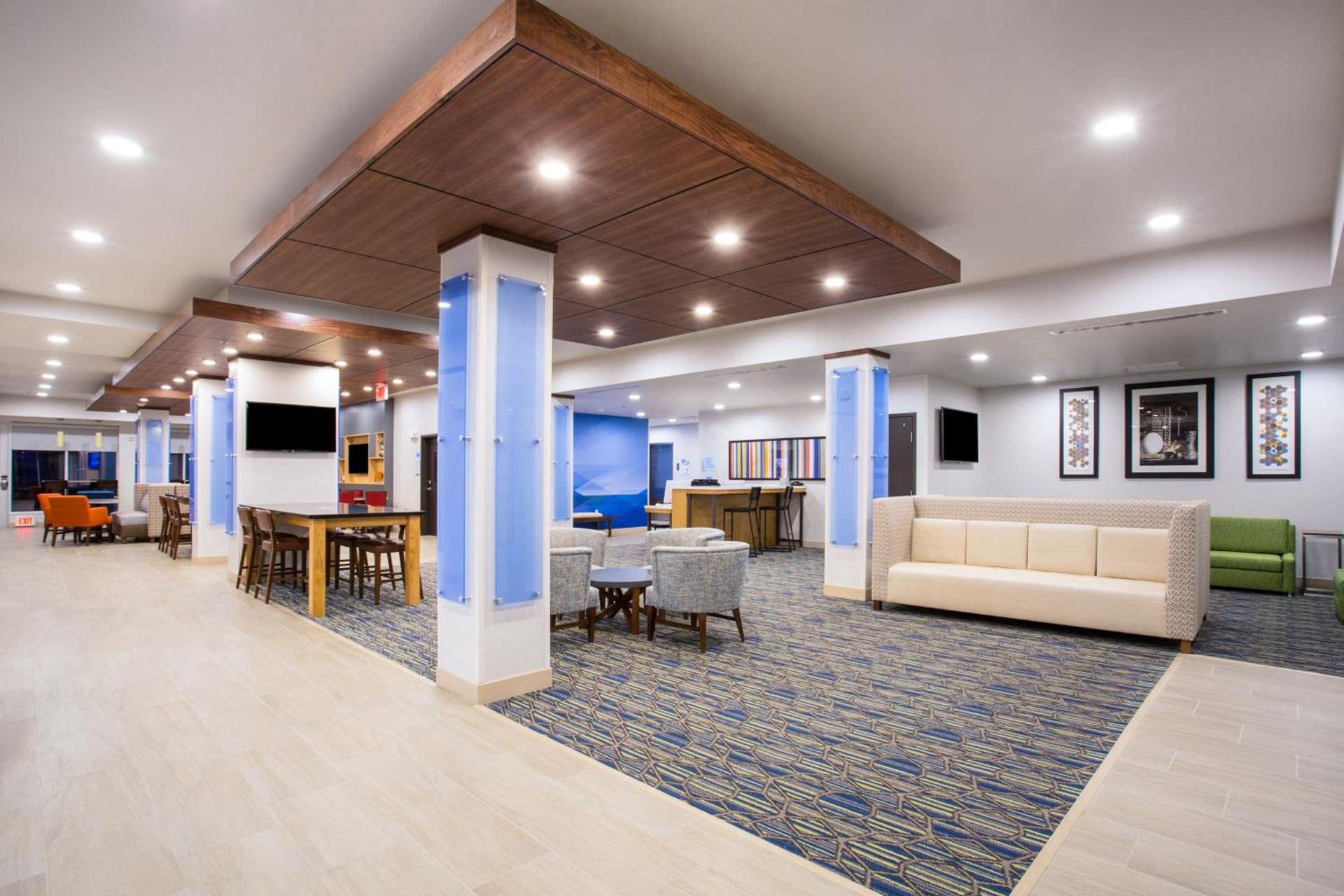 Holiday Inn Express & Suites - Rapid City - Rushmore South by IHG photo 16