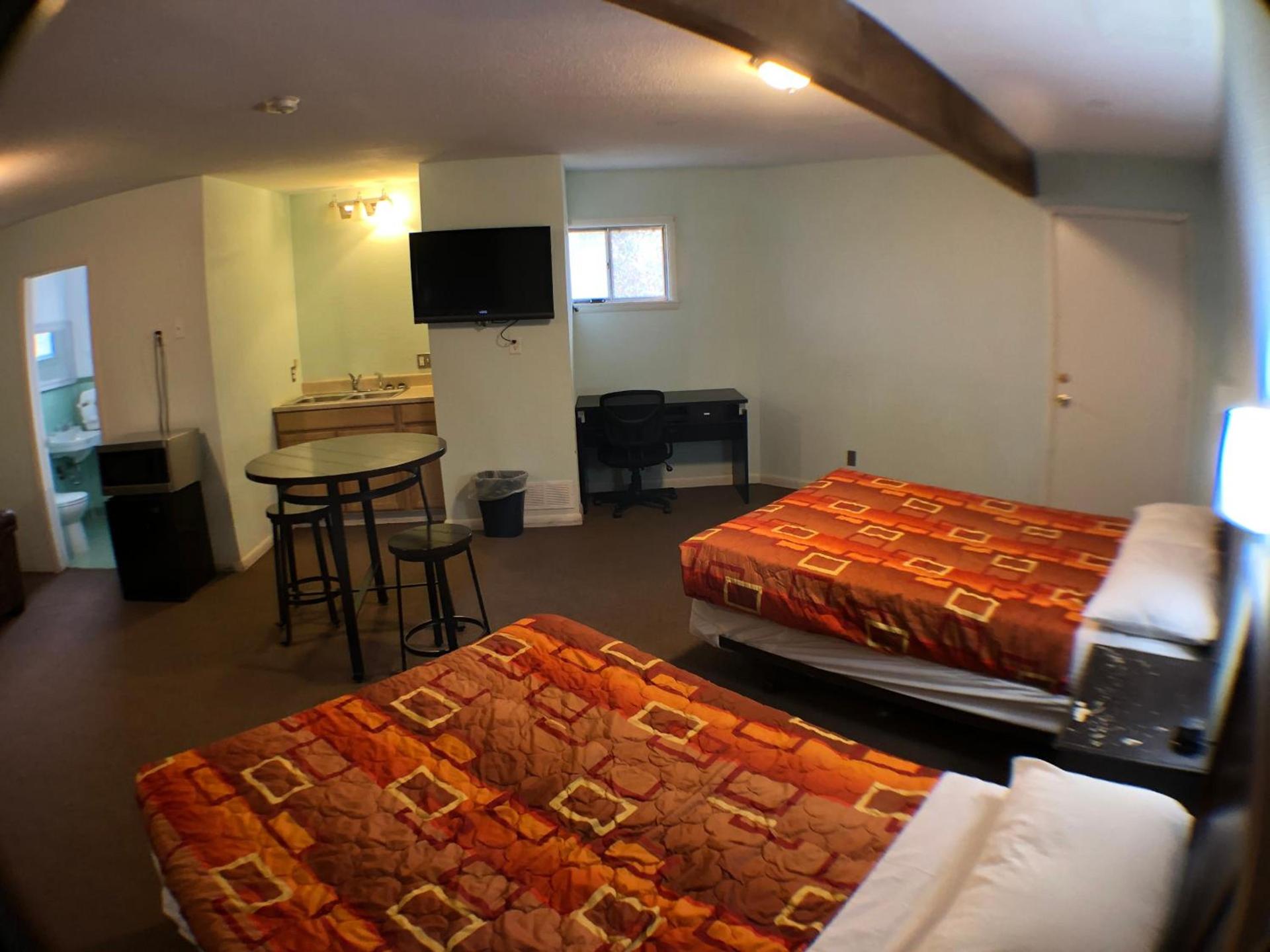 Tower 64 Motel & RV photo 51