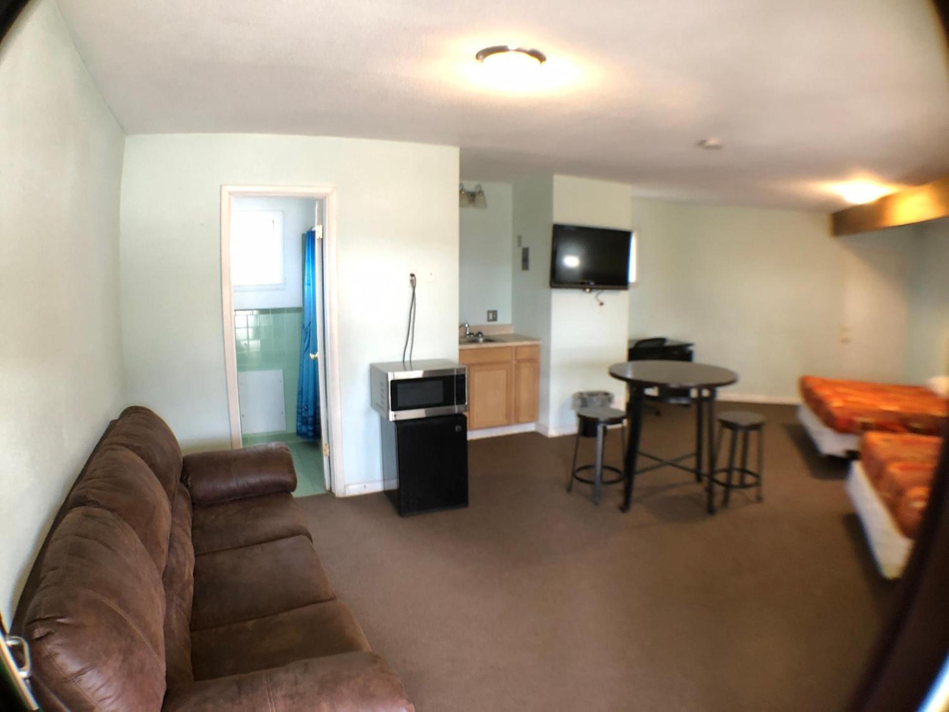 Tower 64 Motel & RV photo 58