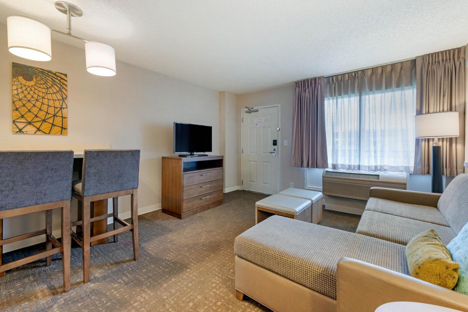 Staybridge Suites Orlando Royale Parc Suites by IHG photo 21