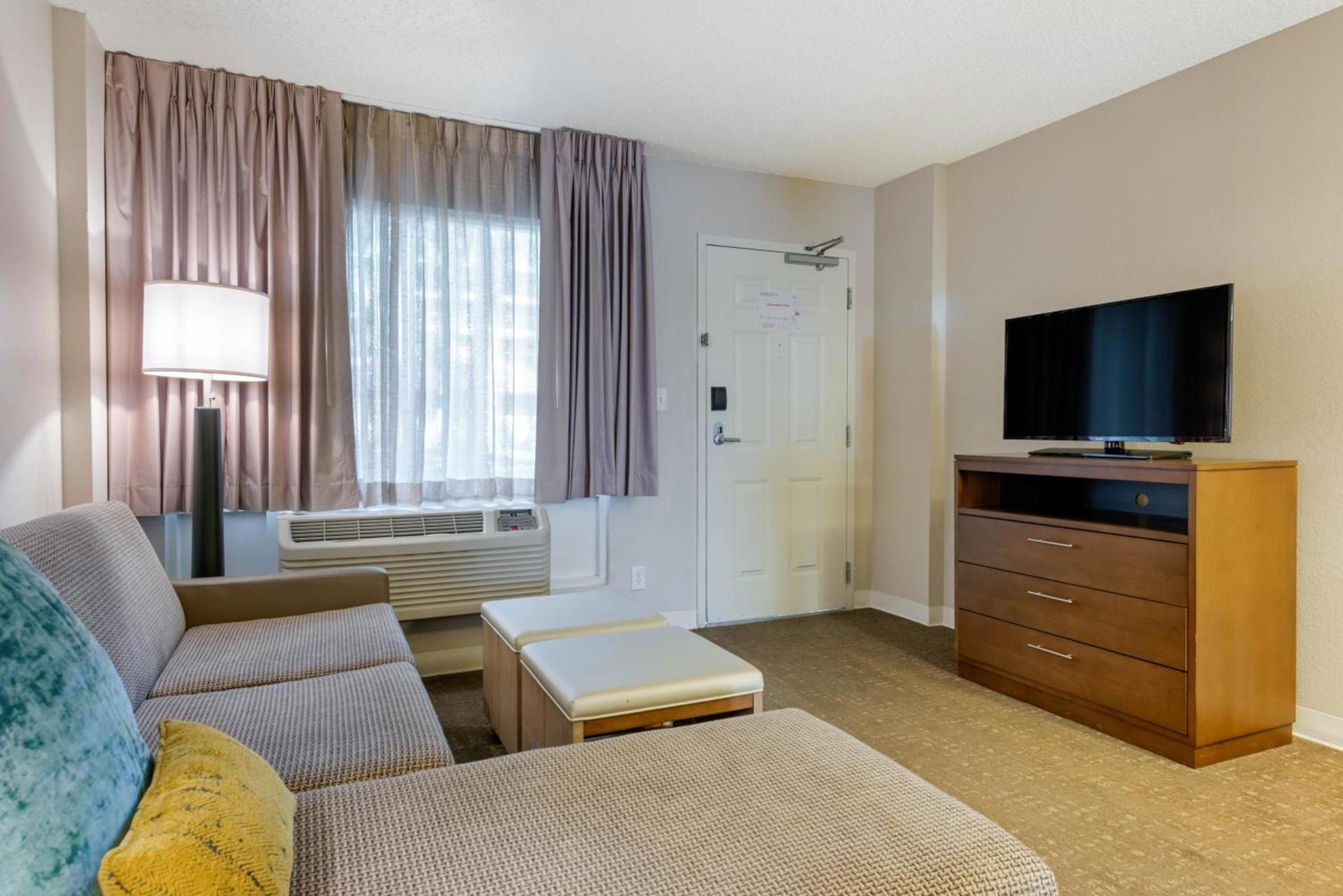 Staybridge Suites Orlando Royale Parc Suites by IHG photo 38