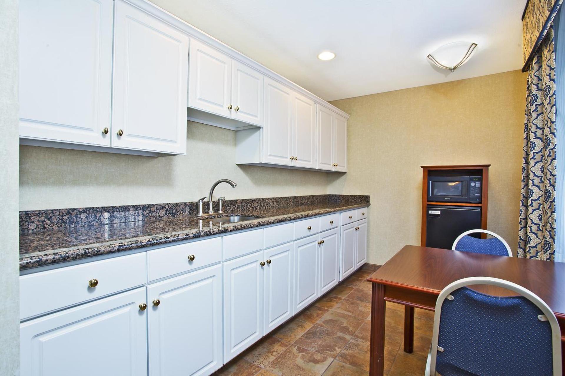 Holiday Inn Express Hotel & Suites Wabash by IHG photo 22