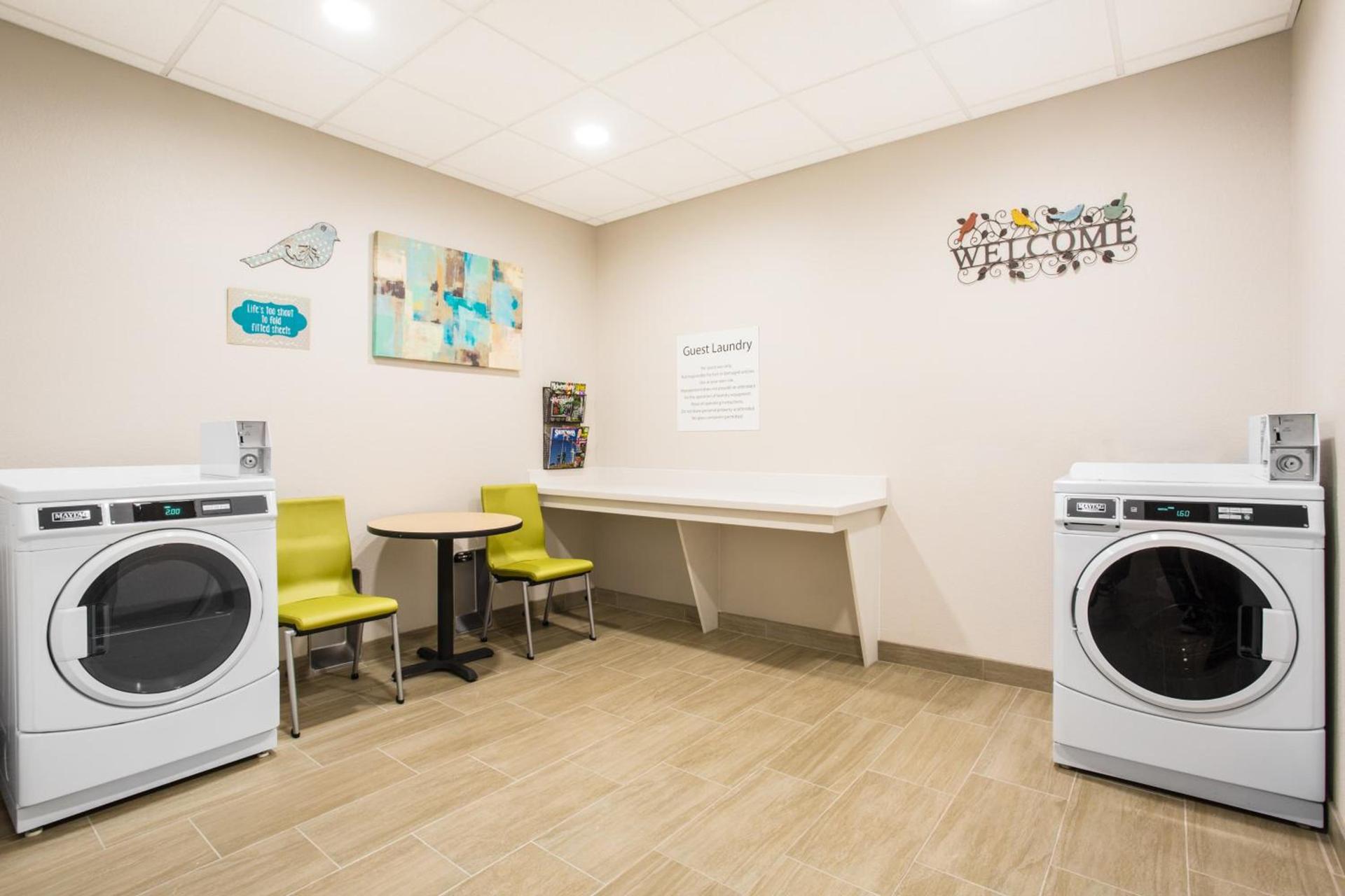 Holiday Inn Express & Suites - Rapid City - Rushmore South by IHG photo 19