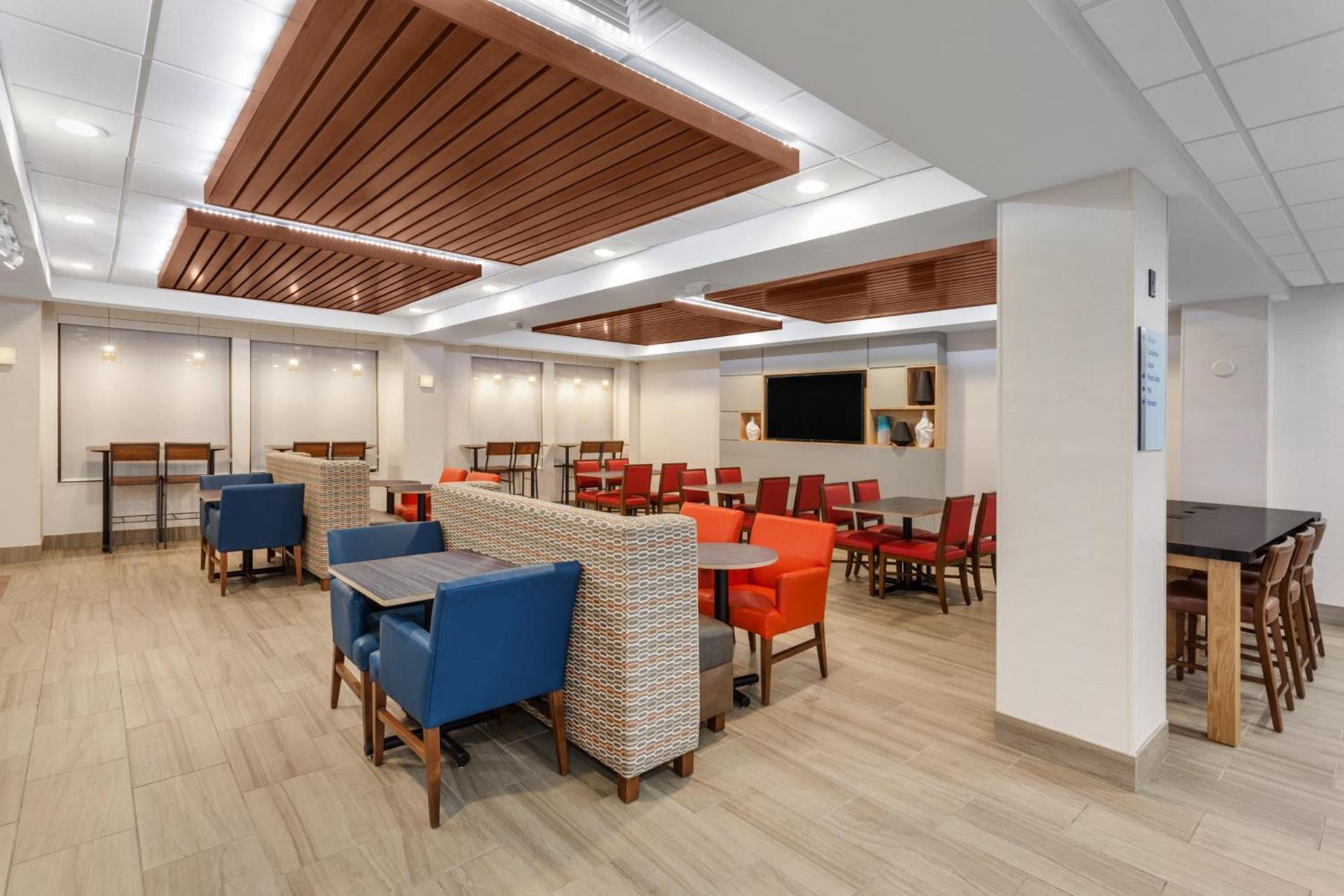 Holiday Inn Express Hotel & Suites Providence-Woonsocket by IHG photo 8