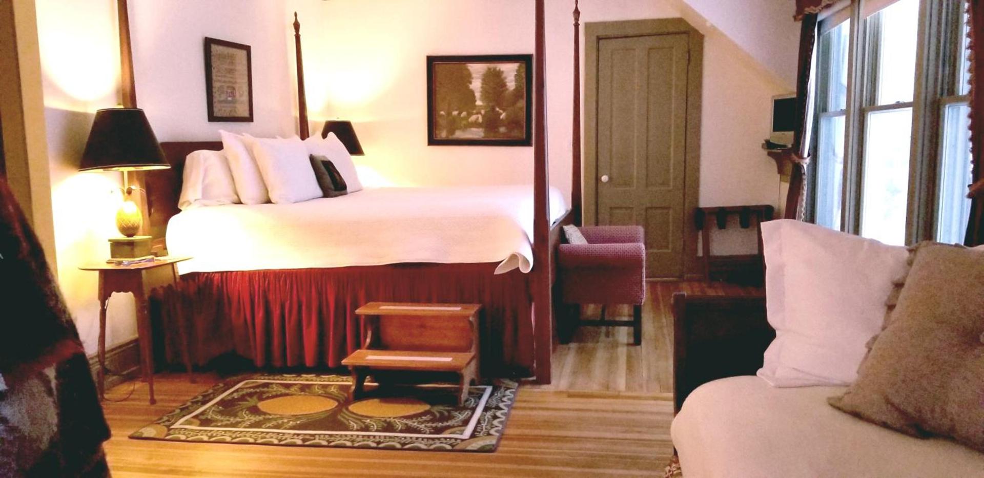 Timbercliffe Cottage Inn photo 36