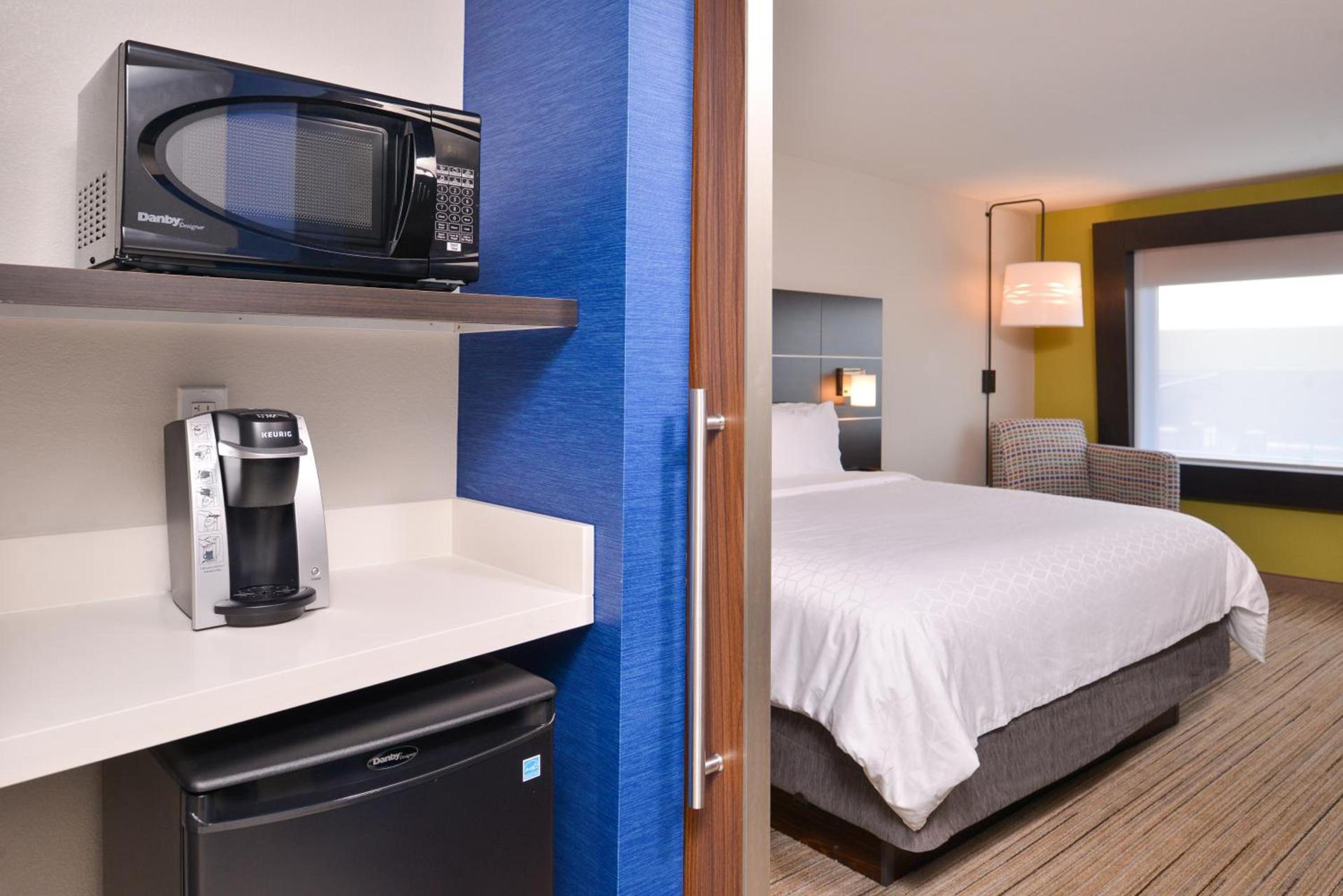 Holiday Inn Express & Suites - Olathe West by IHG photo 24