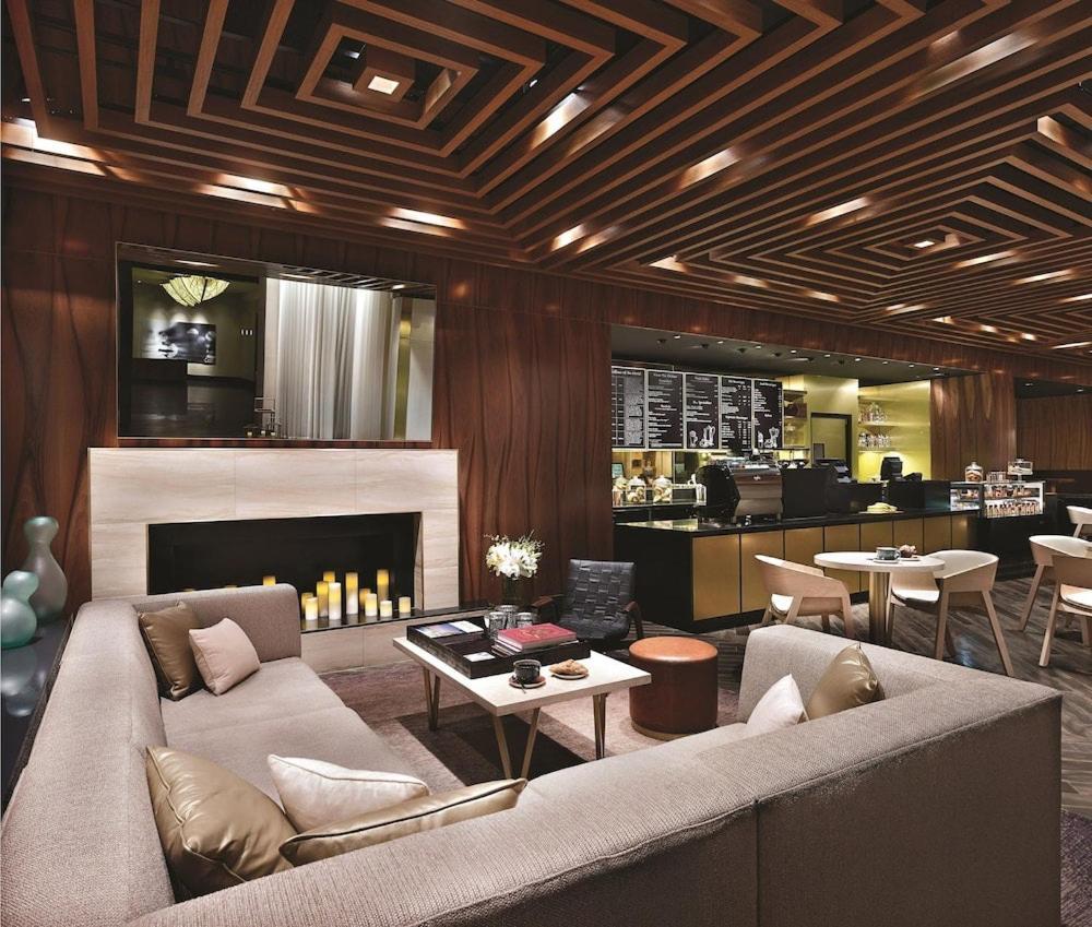 Delano Las Vegas by Suiteness photo 10