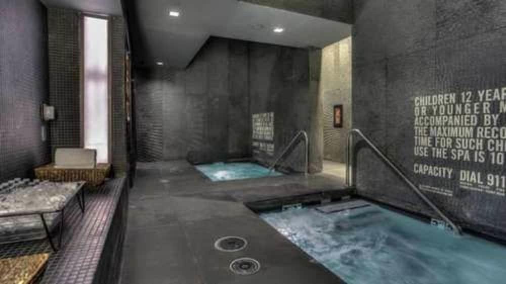Delano Las Vegas by Suiteness photo 22