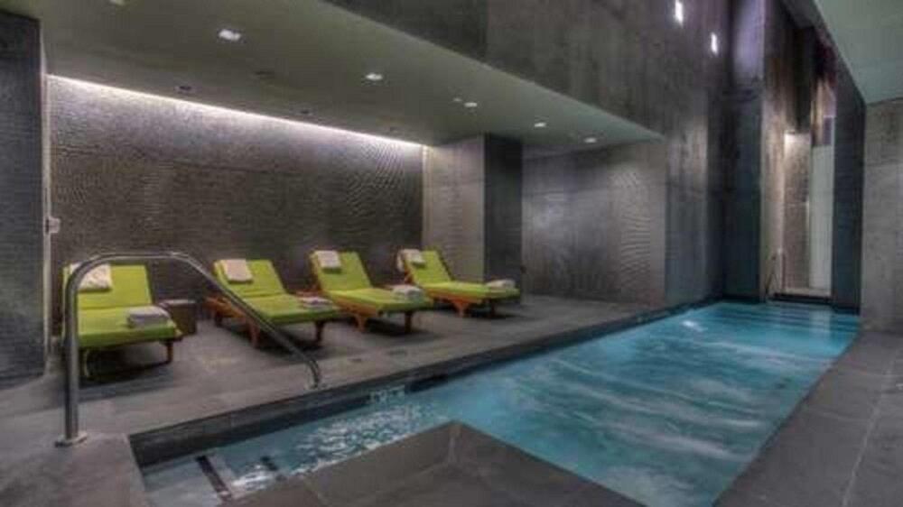 Delano Las Vegas by Suiteness photo 23