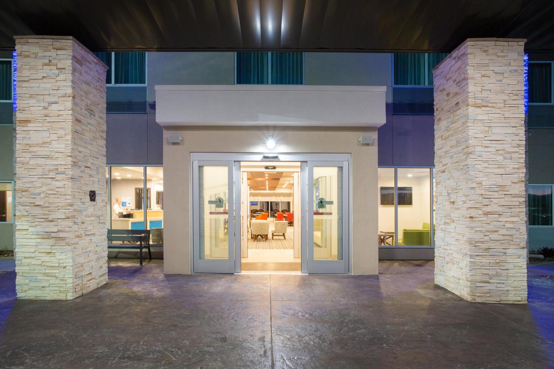Holiday Inn Express & Suites - Rapid City - Rushmore South by IHG photo 10