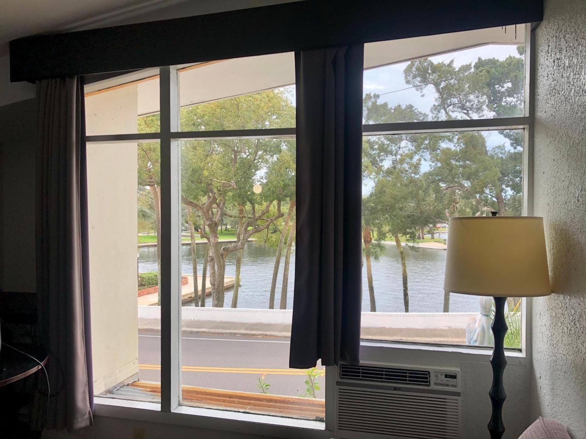Tarpon Inn photo 71