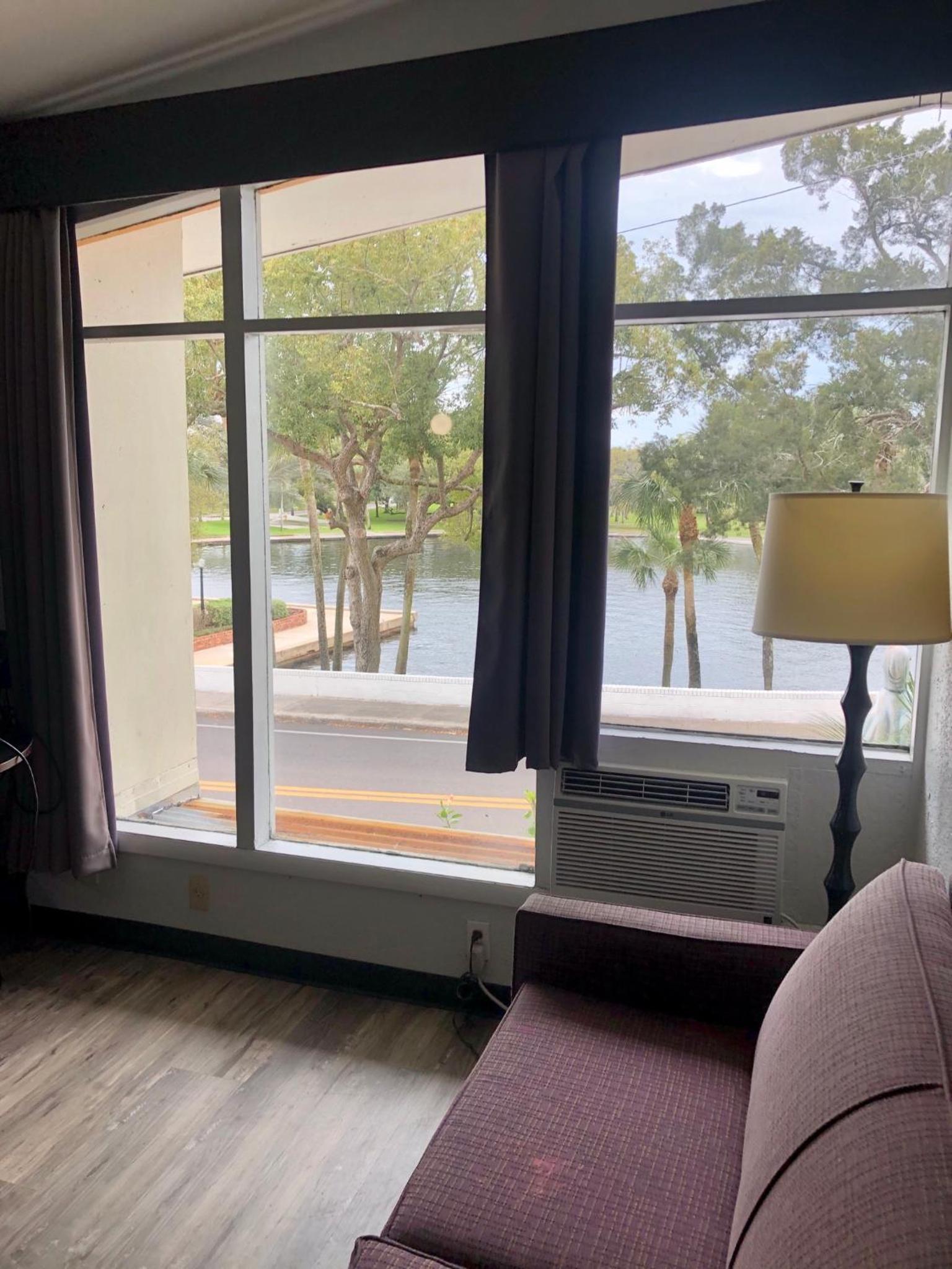 Tarpon Inn photo 35