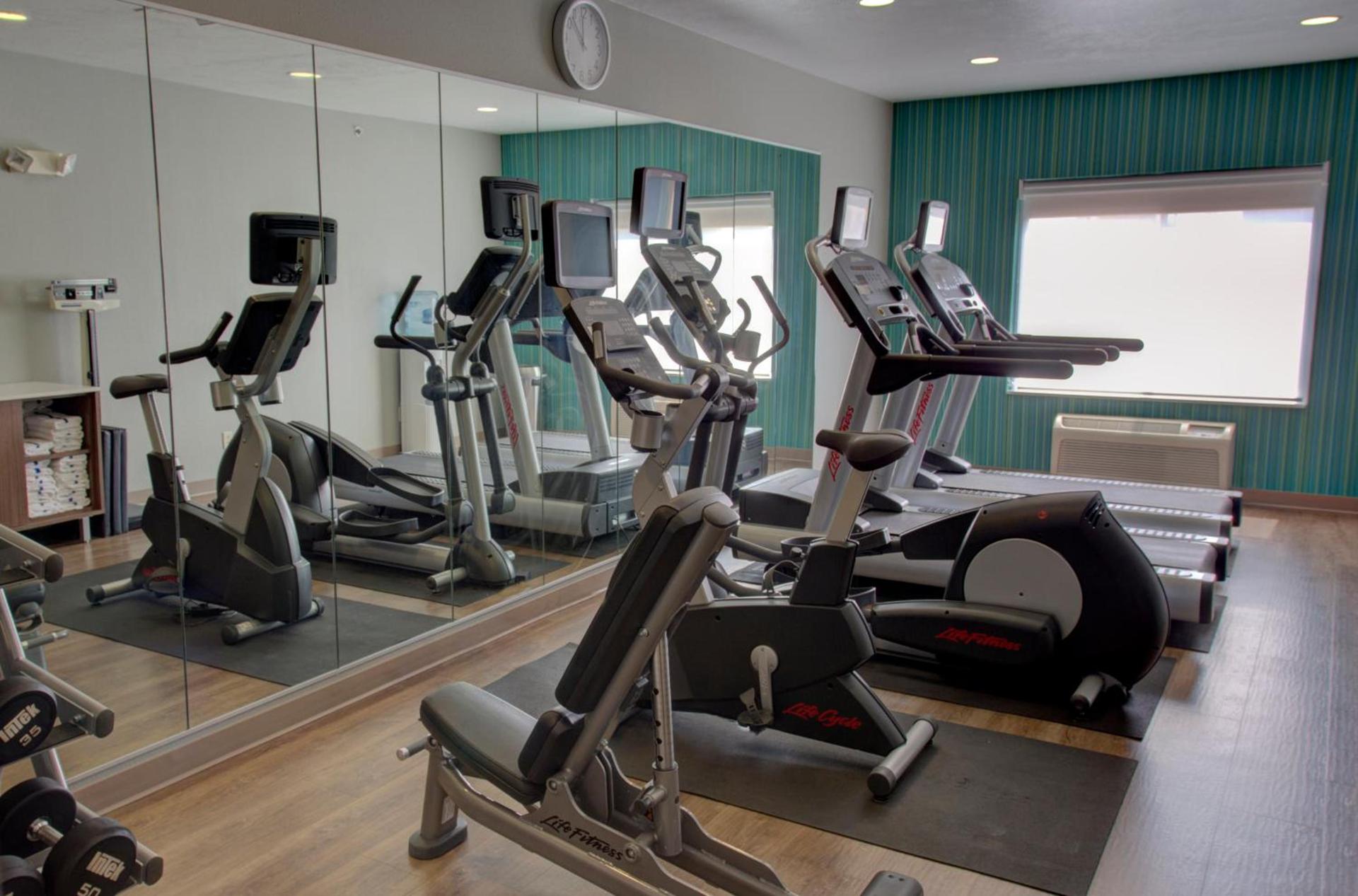 Holiday Inn Express & Suites Le Mars by IHG photo 5