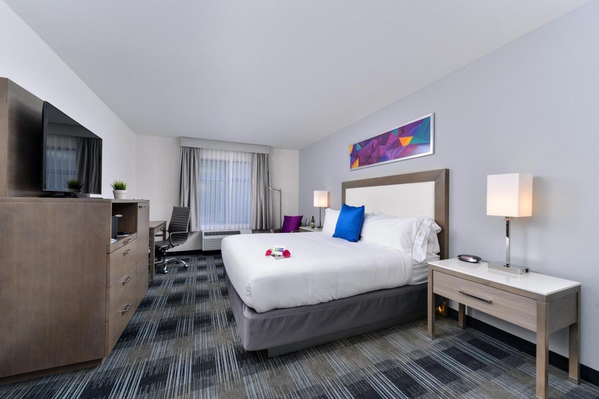 Holiday Inn Express & Suites San Diego - Mission Valley by IHG photo 14