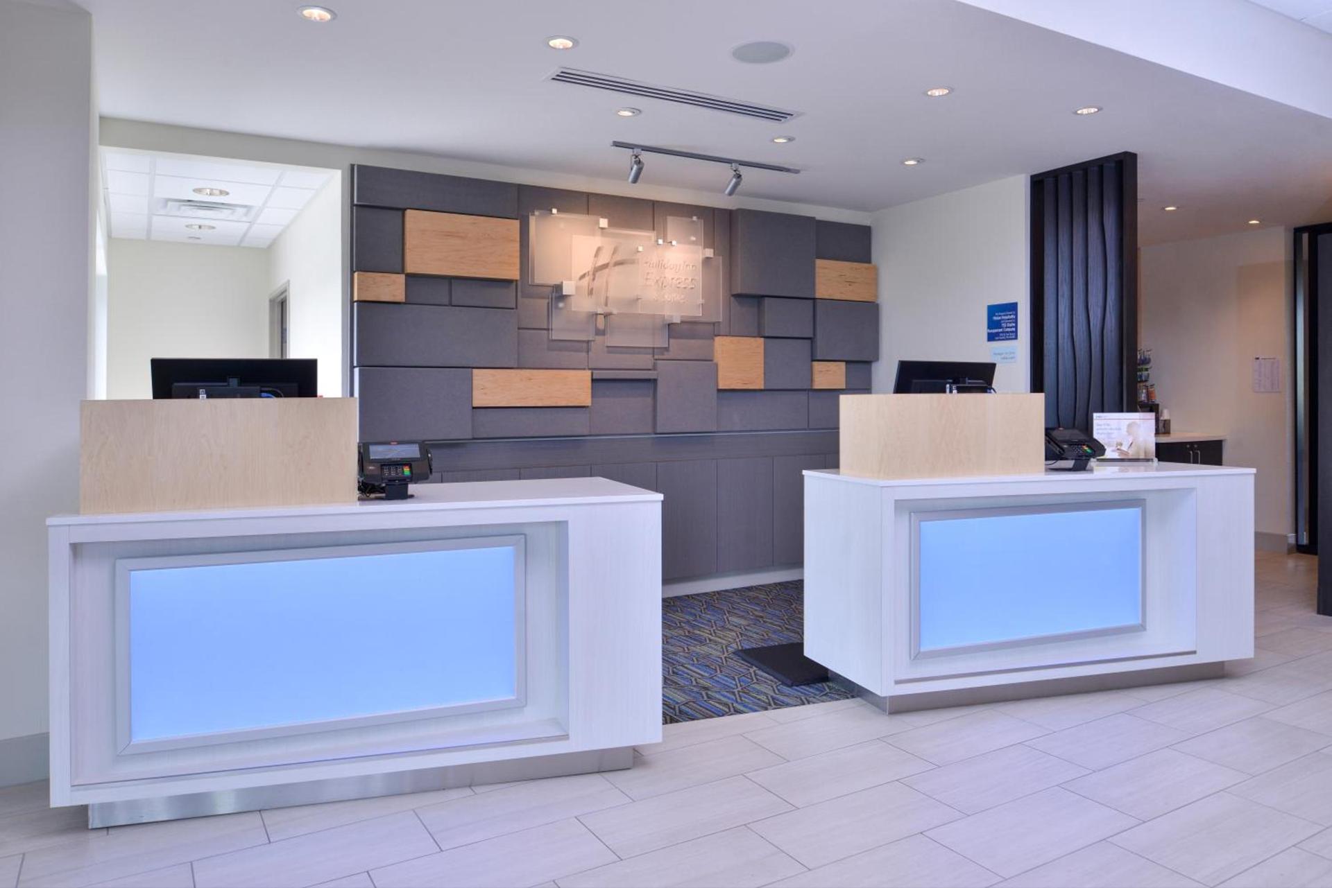 Holiday Inn Express & Suites - Olathe West by IHG photo 5