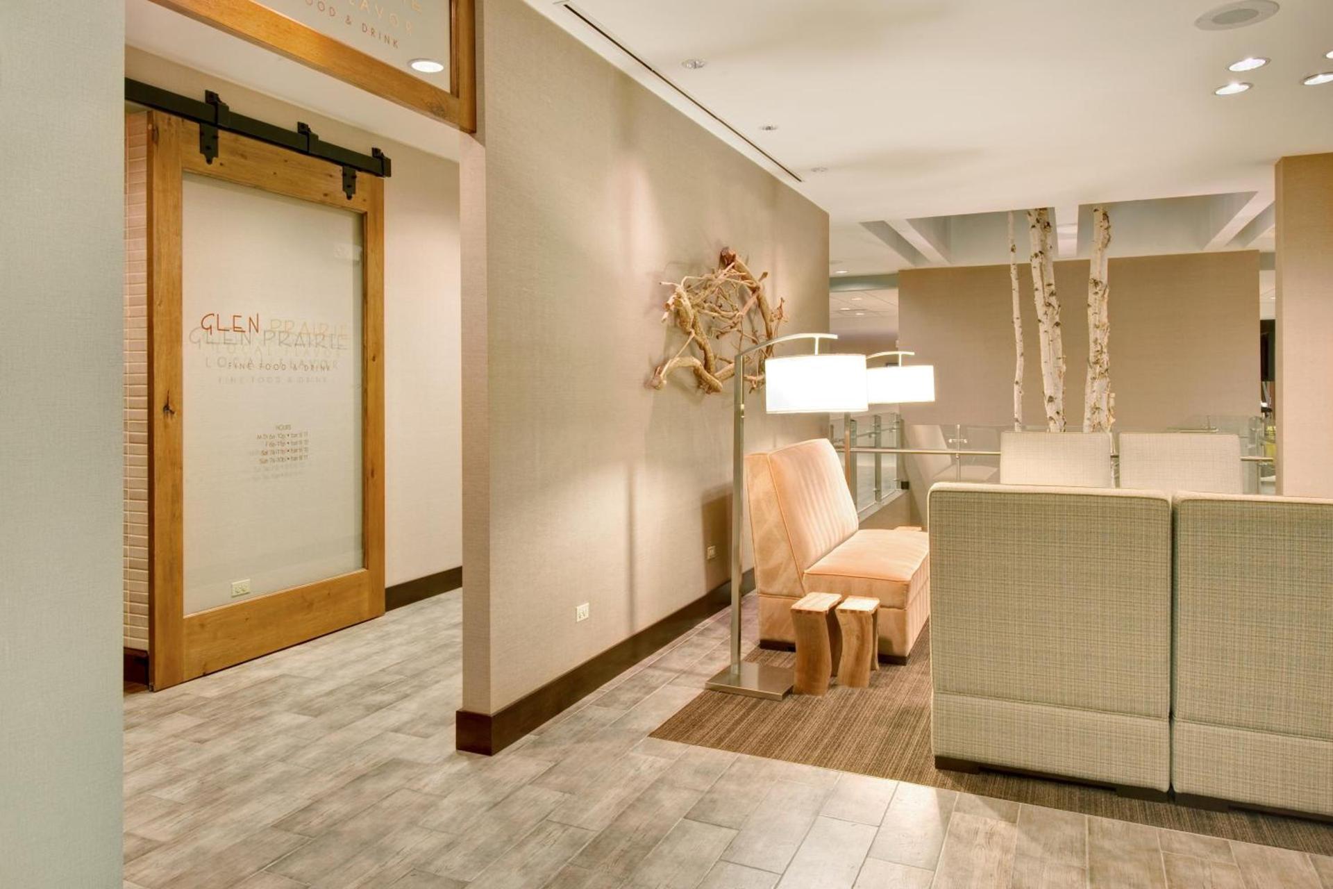 Crowne Plaza Hotel Glen Ellyn/Lombard by IHG photo 3