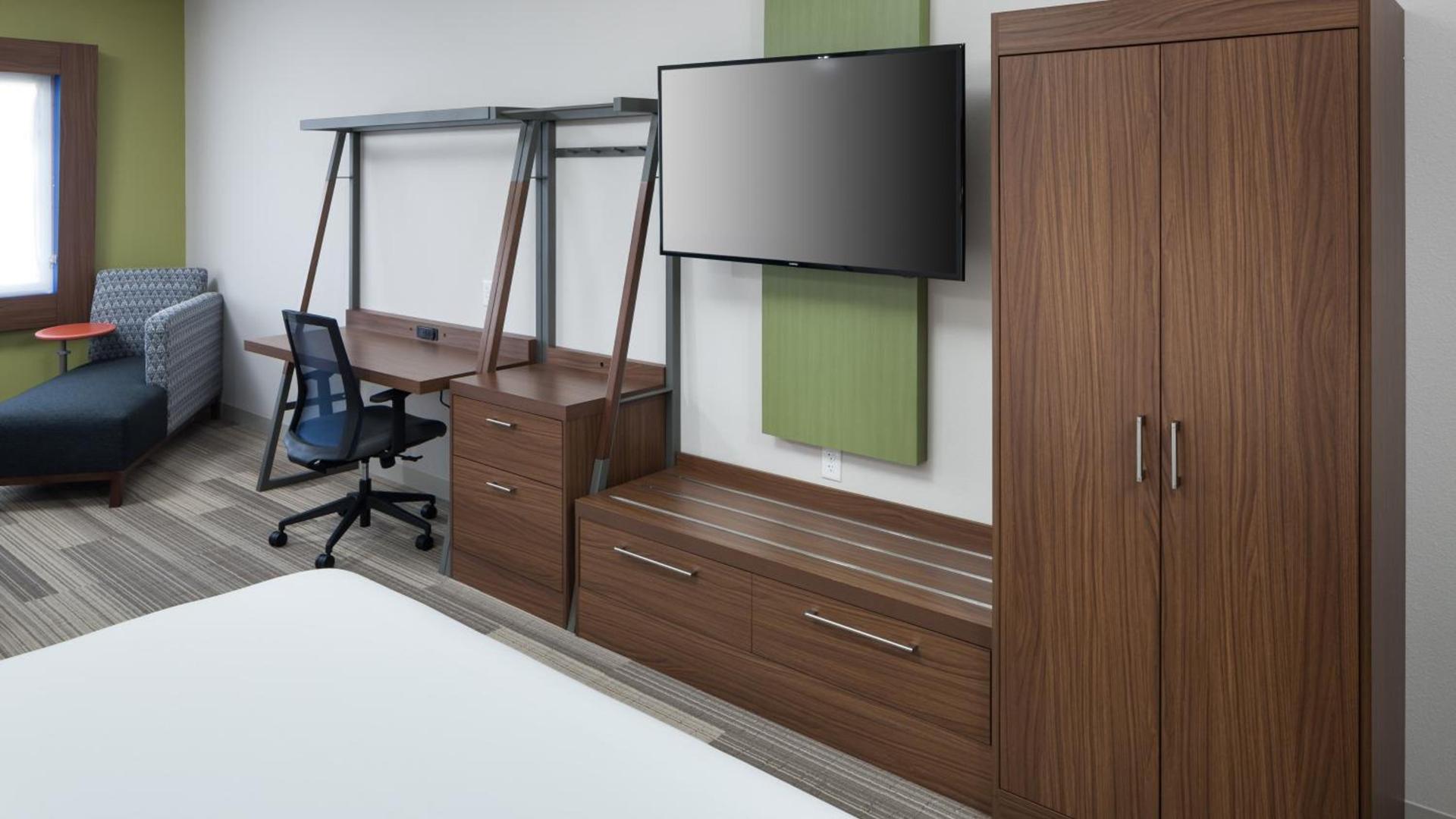 Holiday Inn Express & Suites Orlando At SeaWorld by IHG - With Free Shuttle Service to SeaWorld Parks photo 29