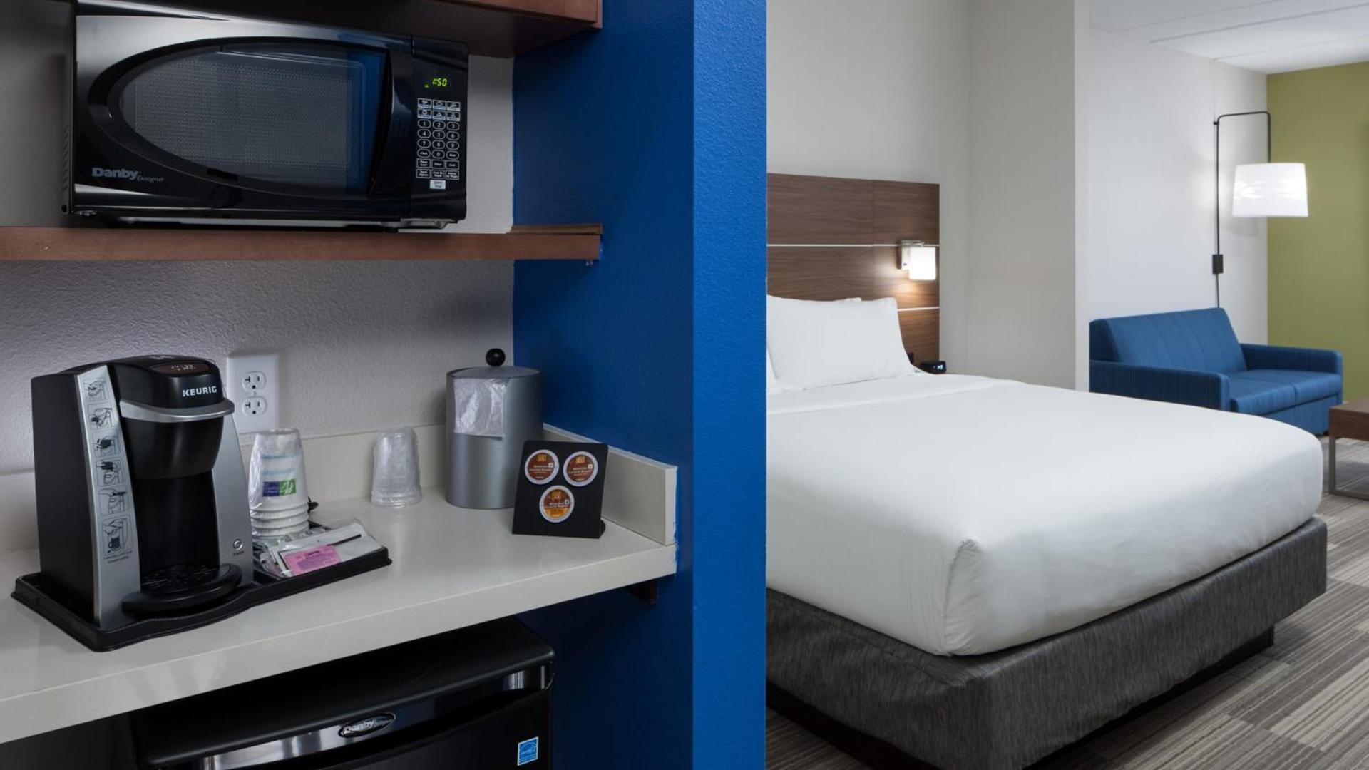 Holiday Inn Express & Suites Orlando At SeaWorld by IHG - With Free Shuttle Service to SeaWorld Parks photo 43