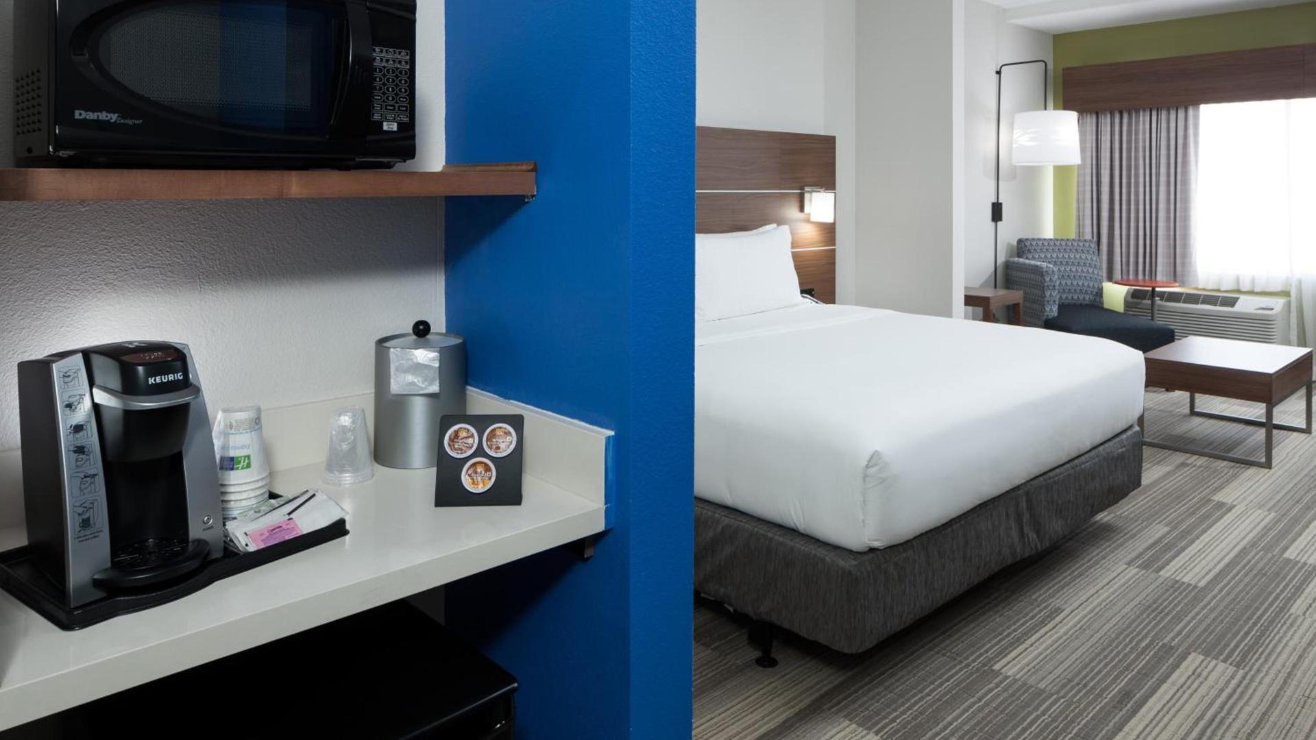 Holiday Inn Express & Suites Orlando At SeaWorld by IHG - With Free Shuttle Service to SeaWorld Parks photo 58