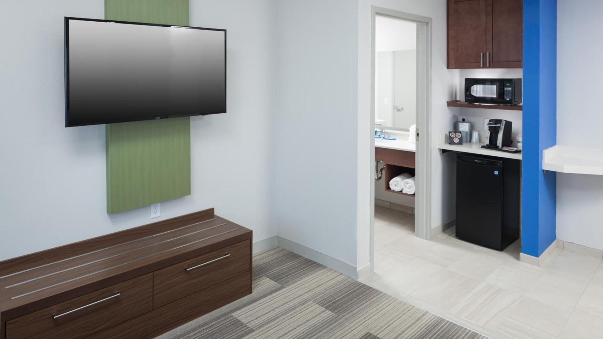 Holiday Inn Express & Suites Orlando At SeaWorld by IHG - With Free Shuttle Service to SeaWorld Parks photo 31