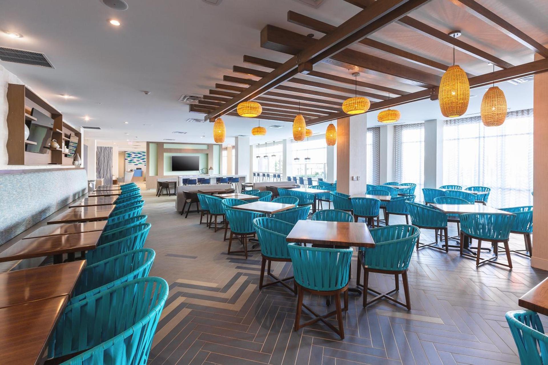 Holiday Inn Express & Suites Orlando At SeaWorld by IHG - With Free Shuttle Service to SeaWorld Parks photo 8
