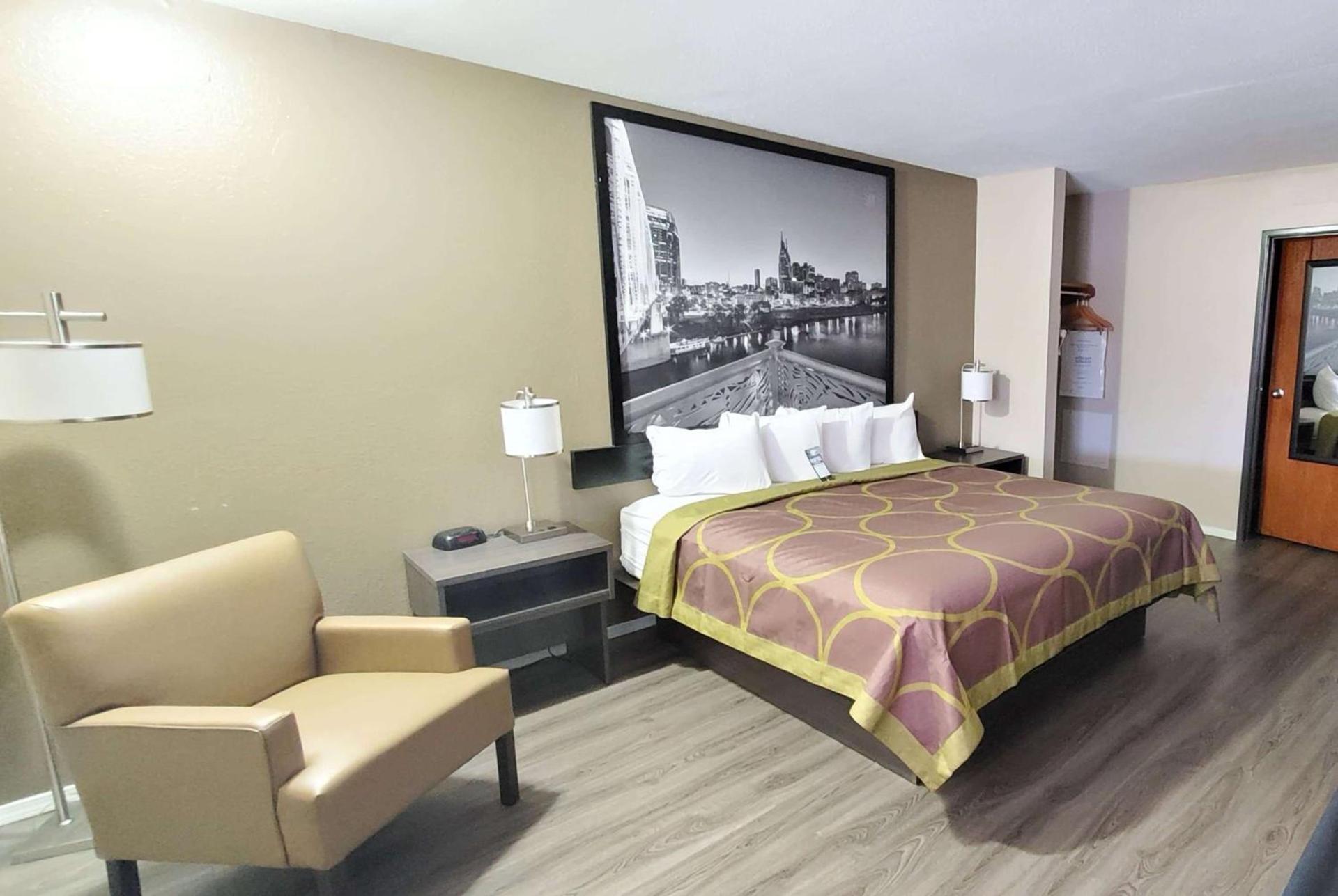 Super 8 by Wyndham Paris photo 8