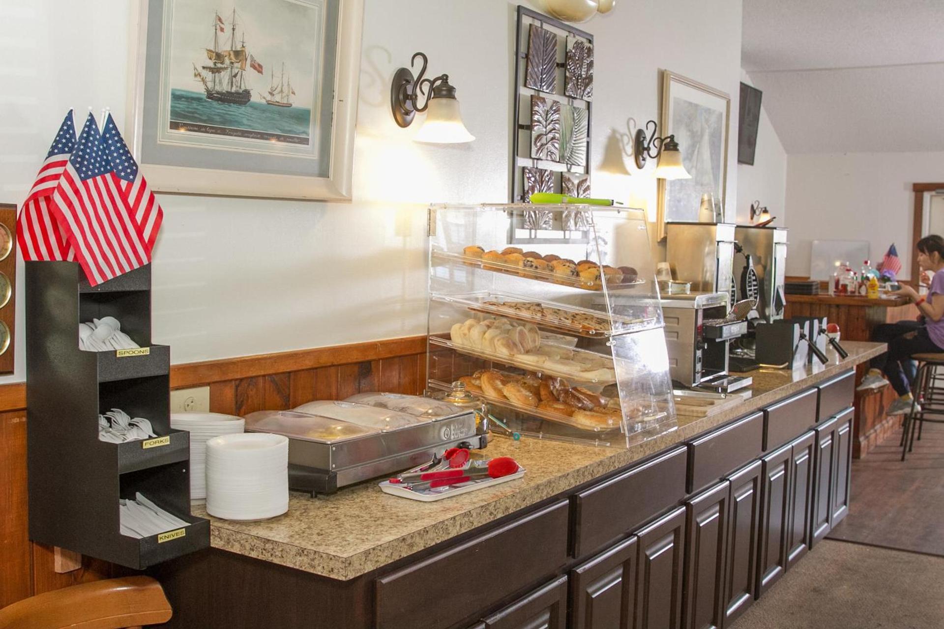 Flagship Inn photo 23