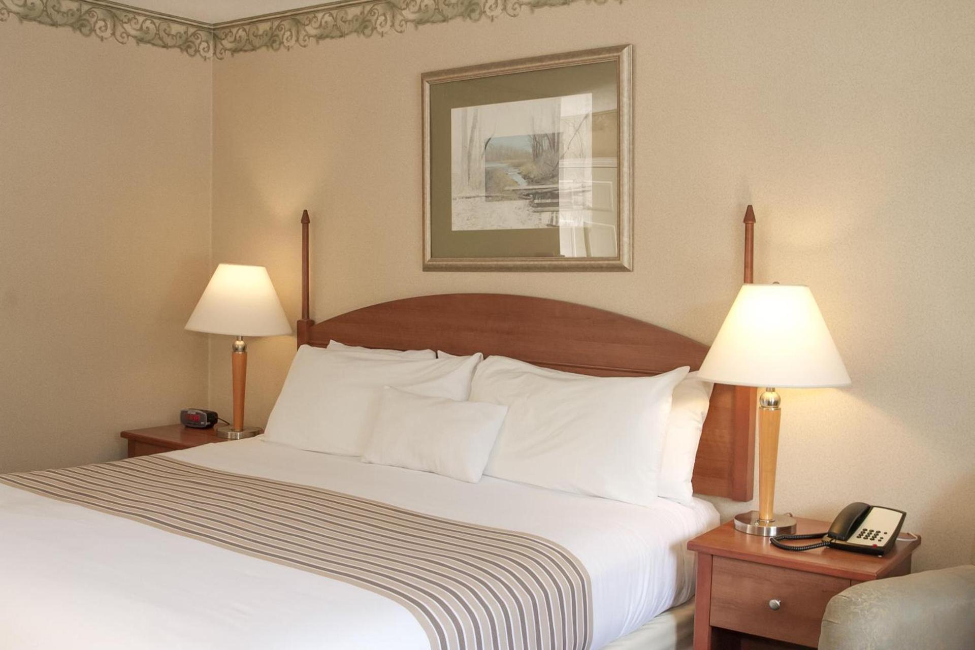Flagship Inn photo 22