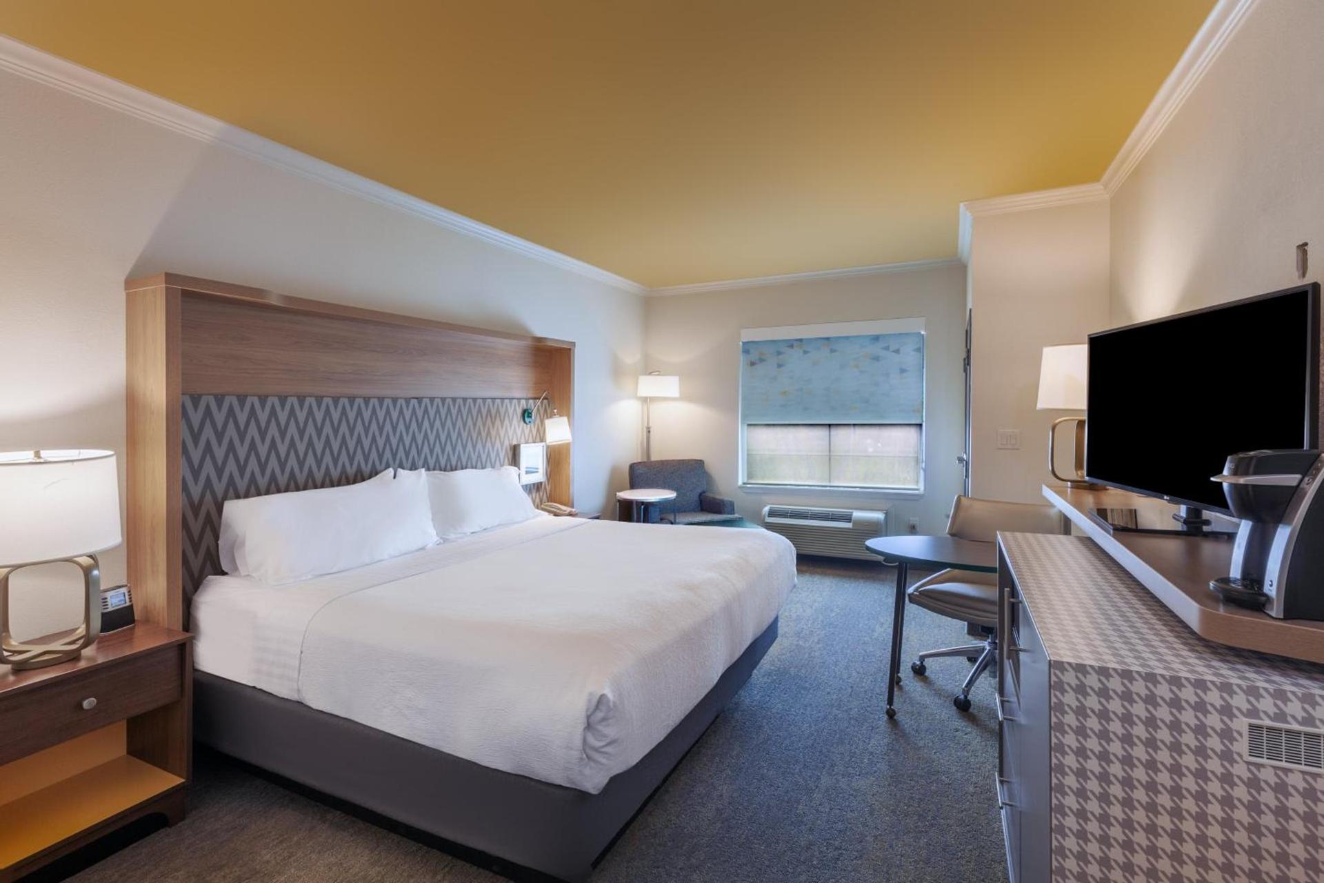 Holiday Inn & Suites McKinney - N Allen by IHG photo 21