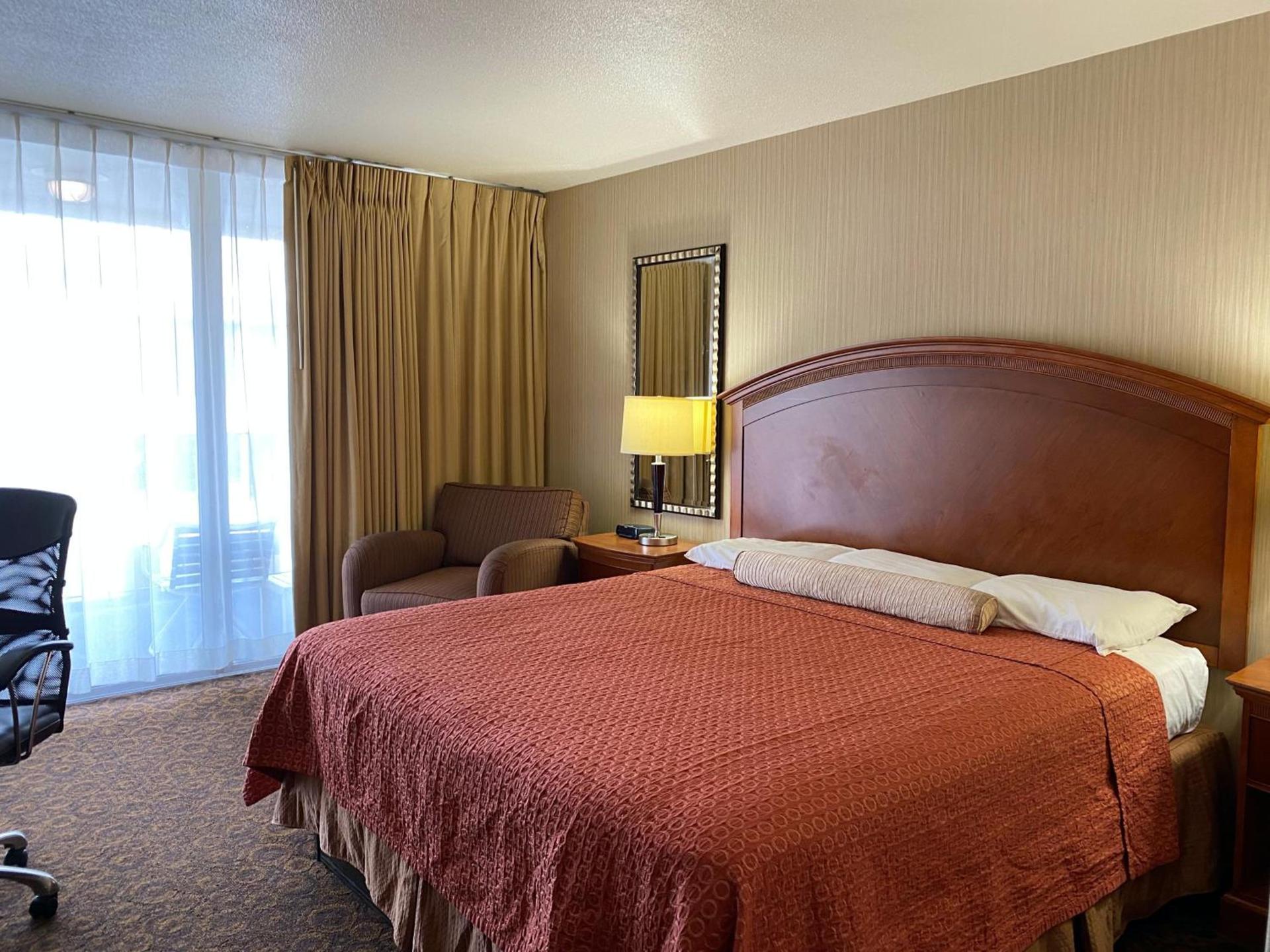 Royal Pacific Motor Inn photo 5