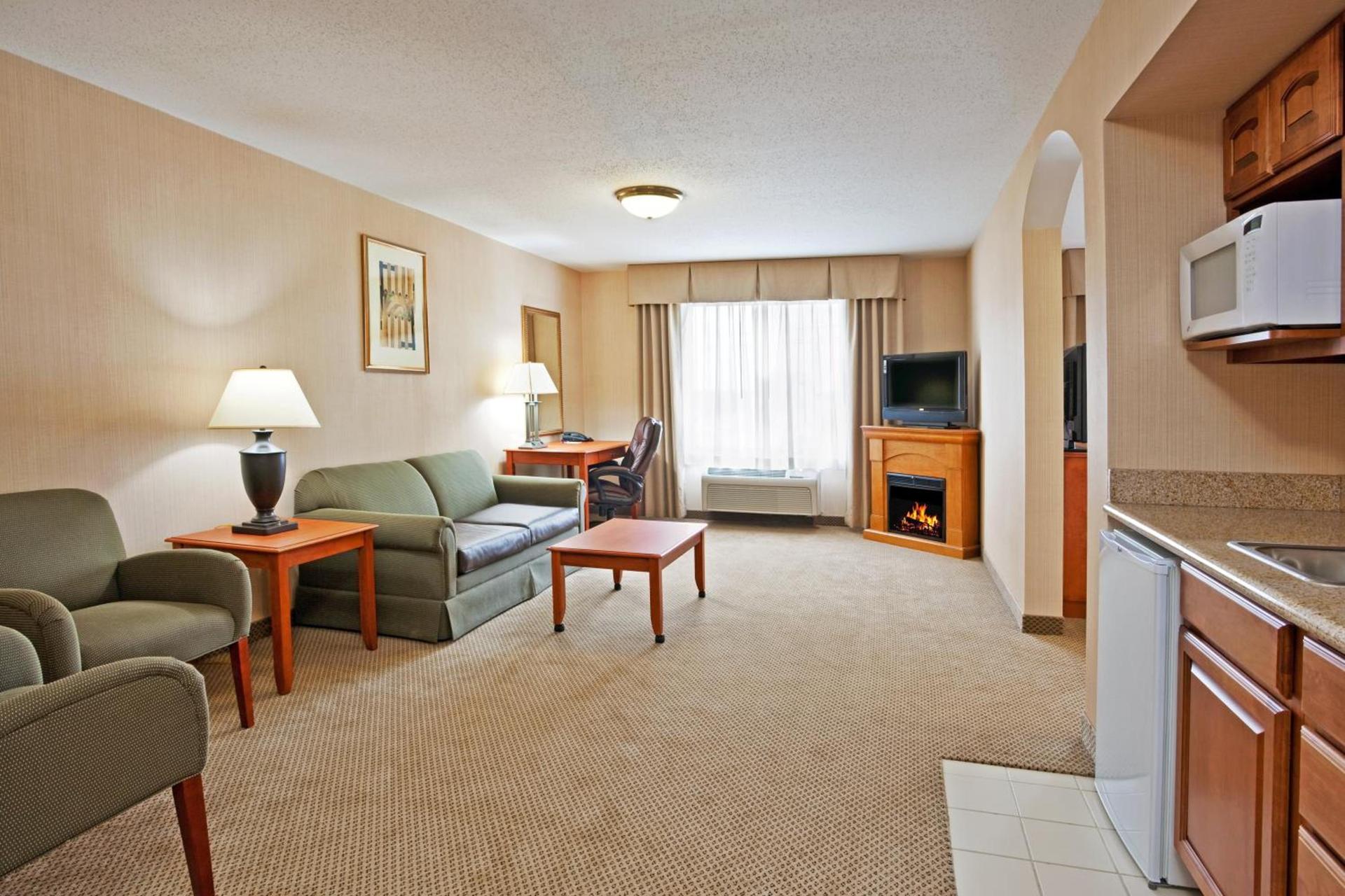 Holiday Inn Express Hotel & Suites Howell by IHG photo 56
