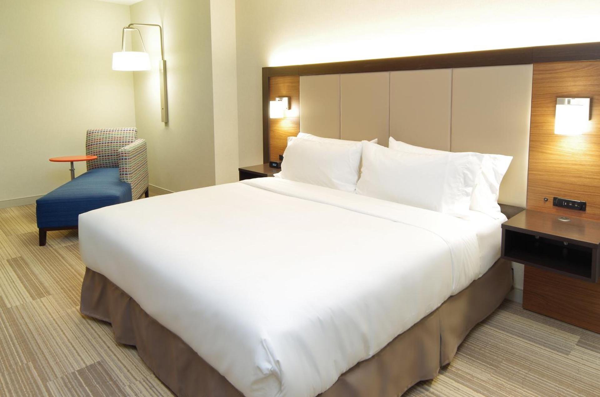 Holiday Inn Express & Suites - Phoenix North - Scottsdale by IHG photo 25
