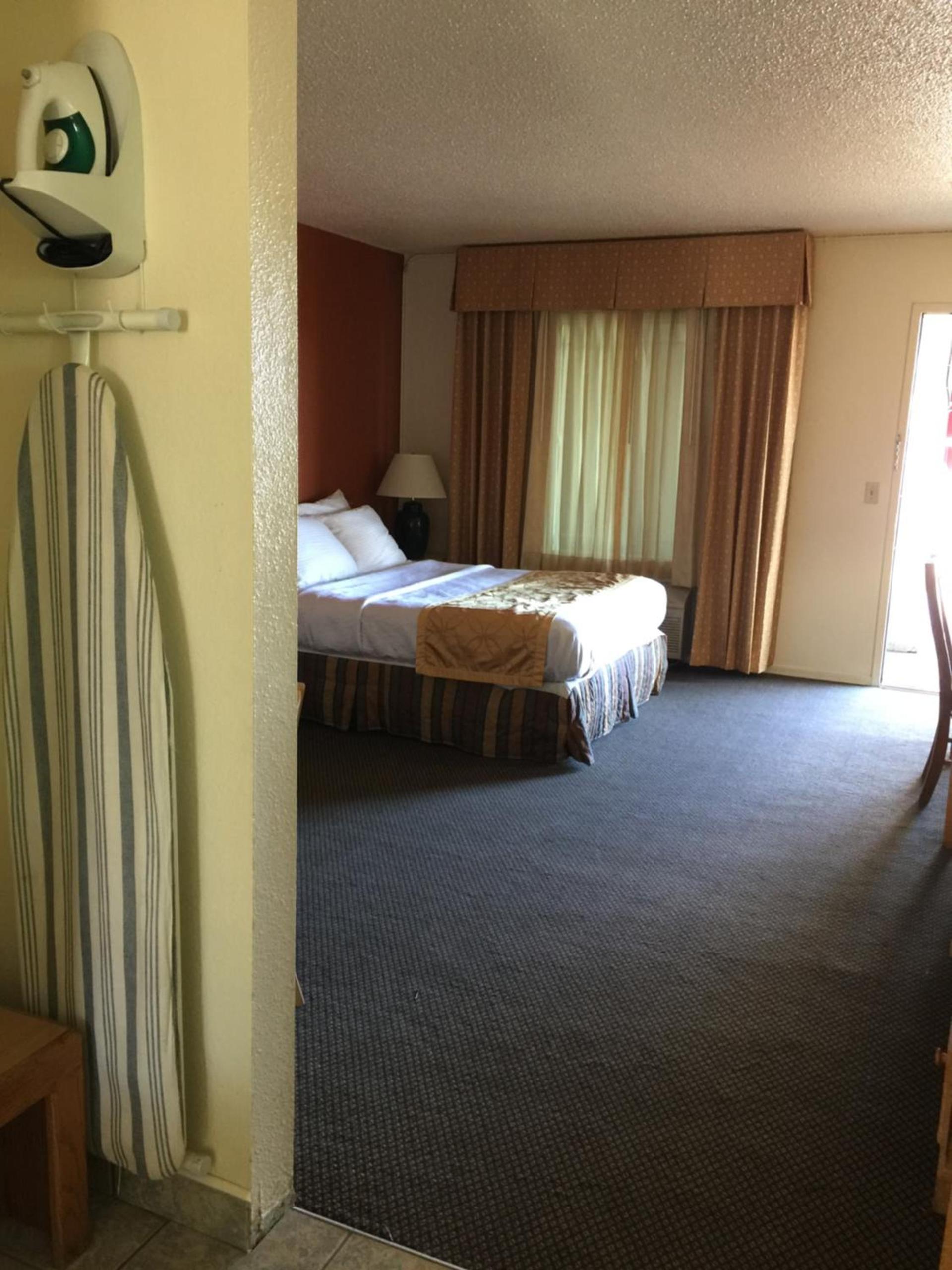 Pine Tree inn photo 26