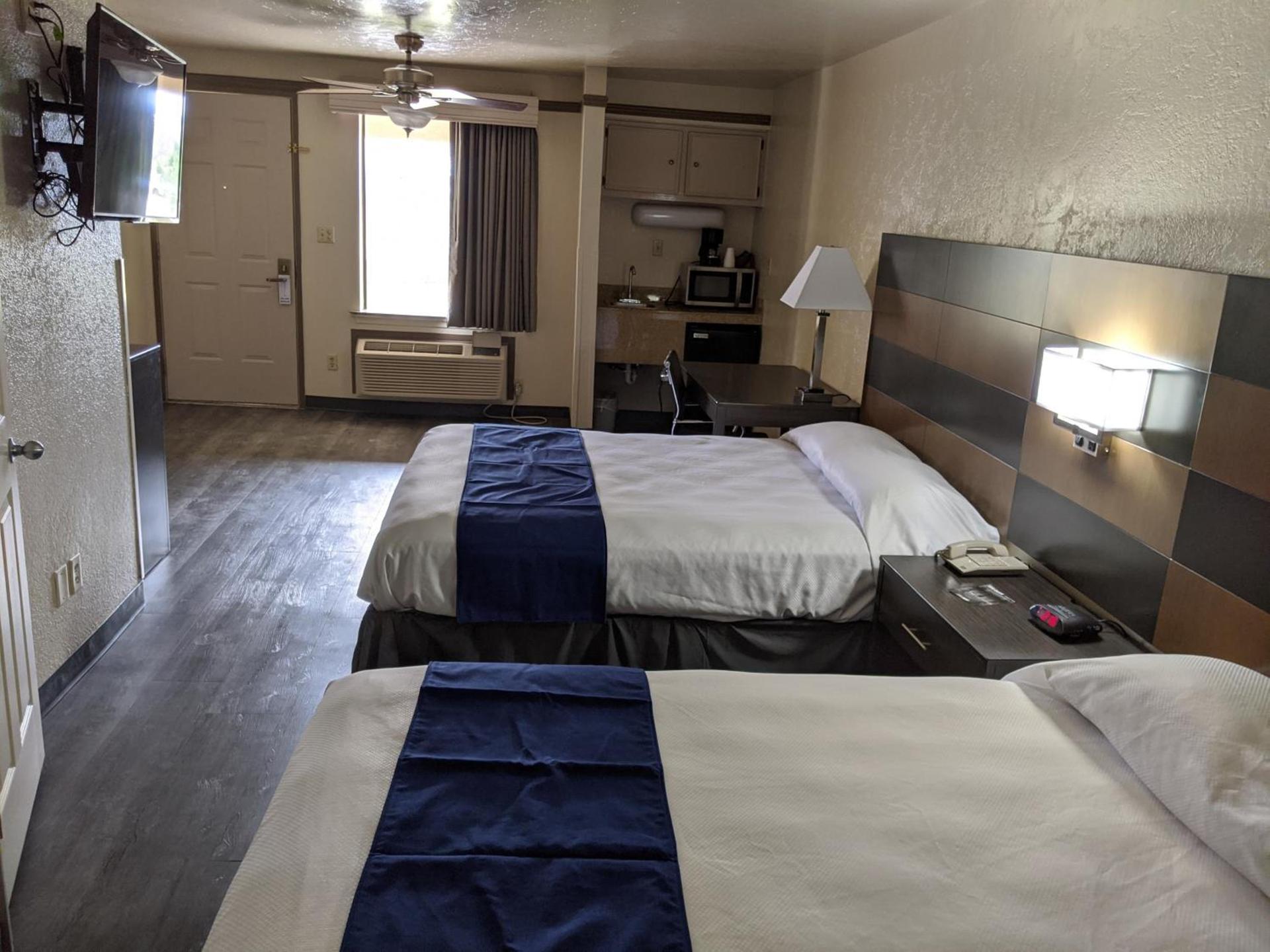 Atrium Inn photo 4