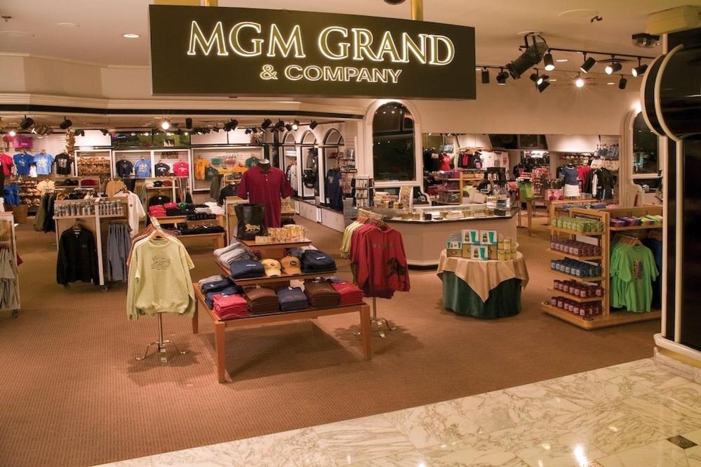 The Signature at MGM Grand by Suiteness photo 24