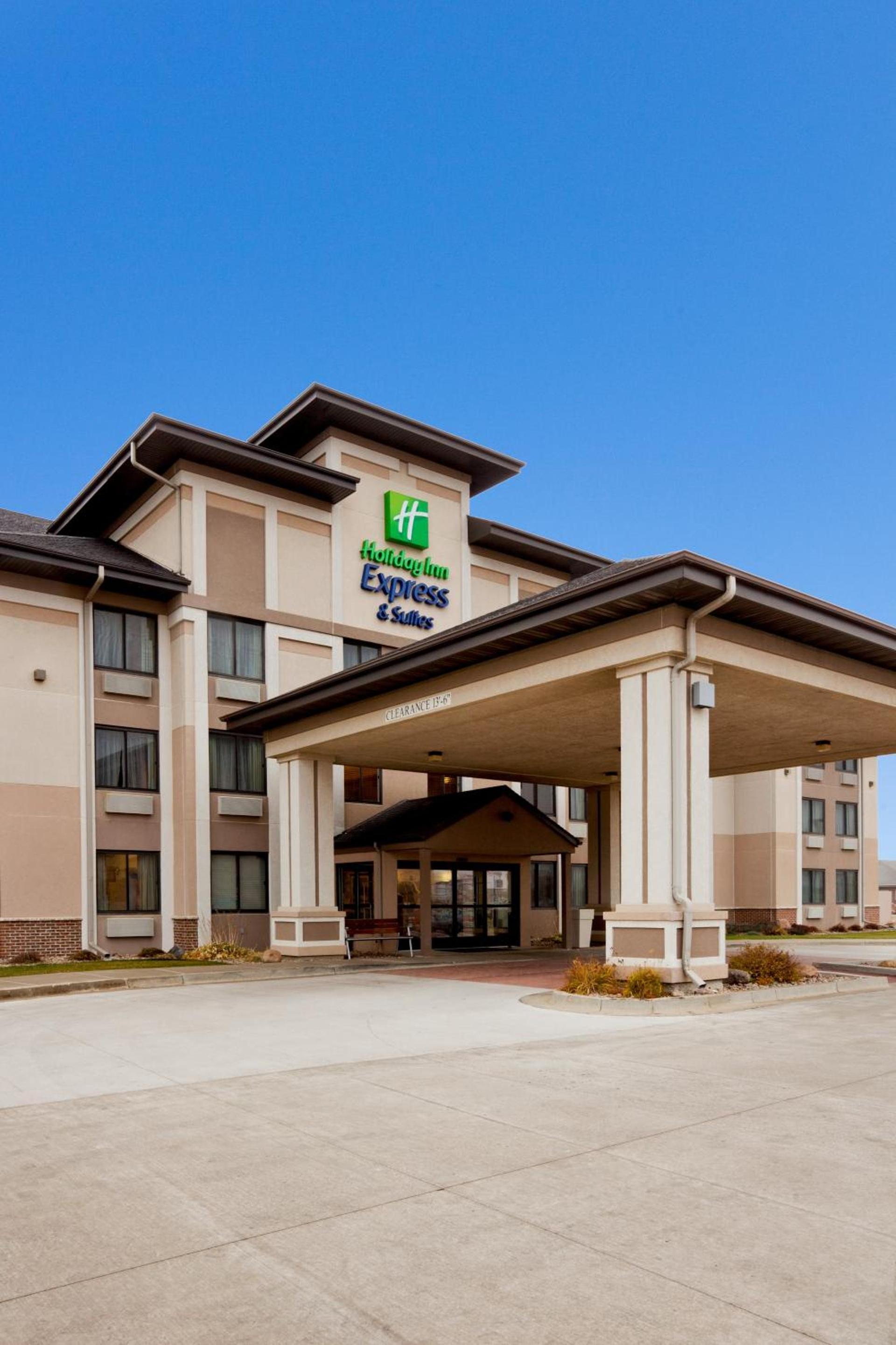 Holiday Inn Express & Suites - Worthington by IHG photo 28